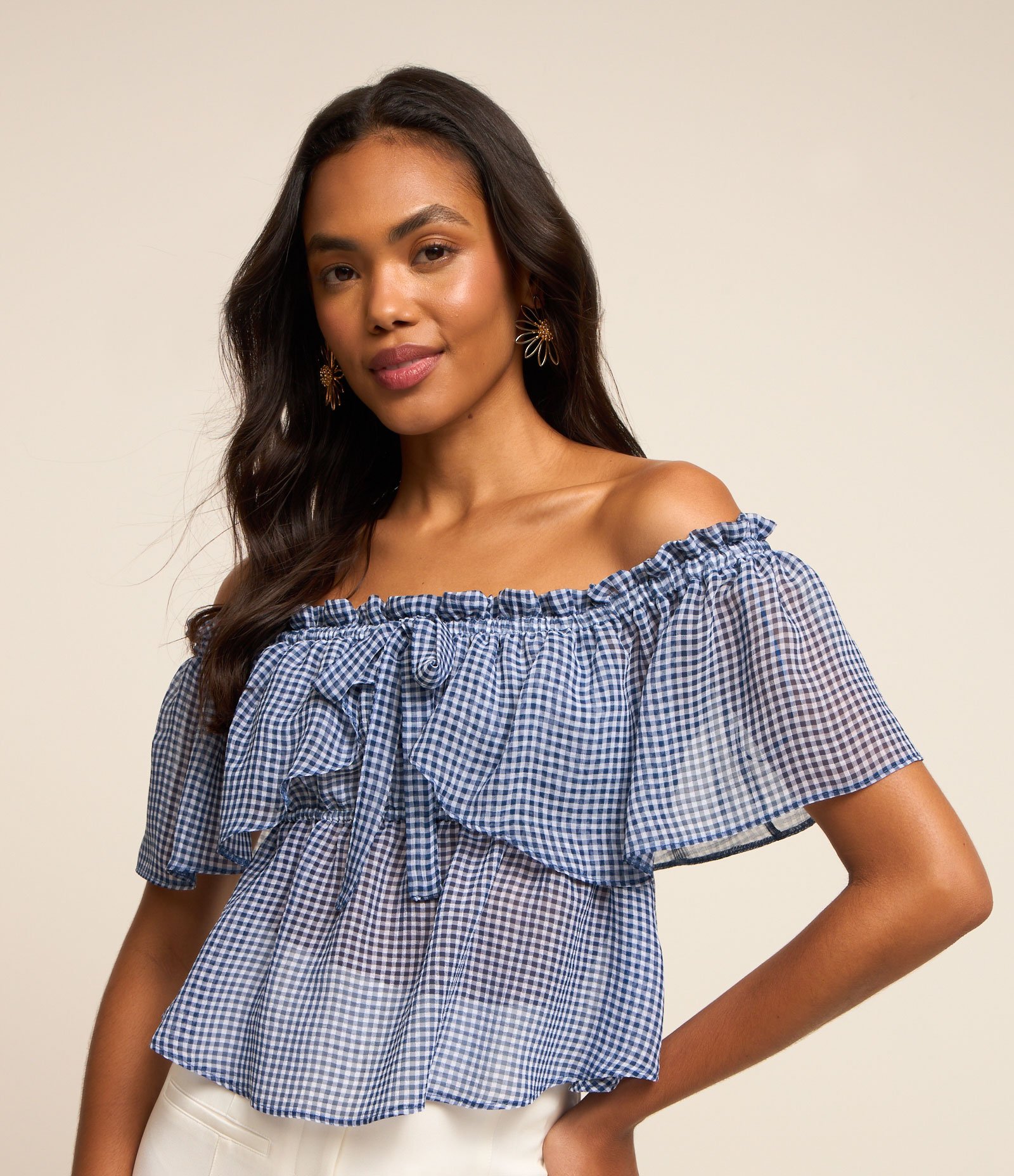 Blusa Curta em Chiffon com Decote Ombro a Ombro Xadrez e Laço Azul 1