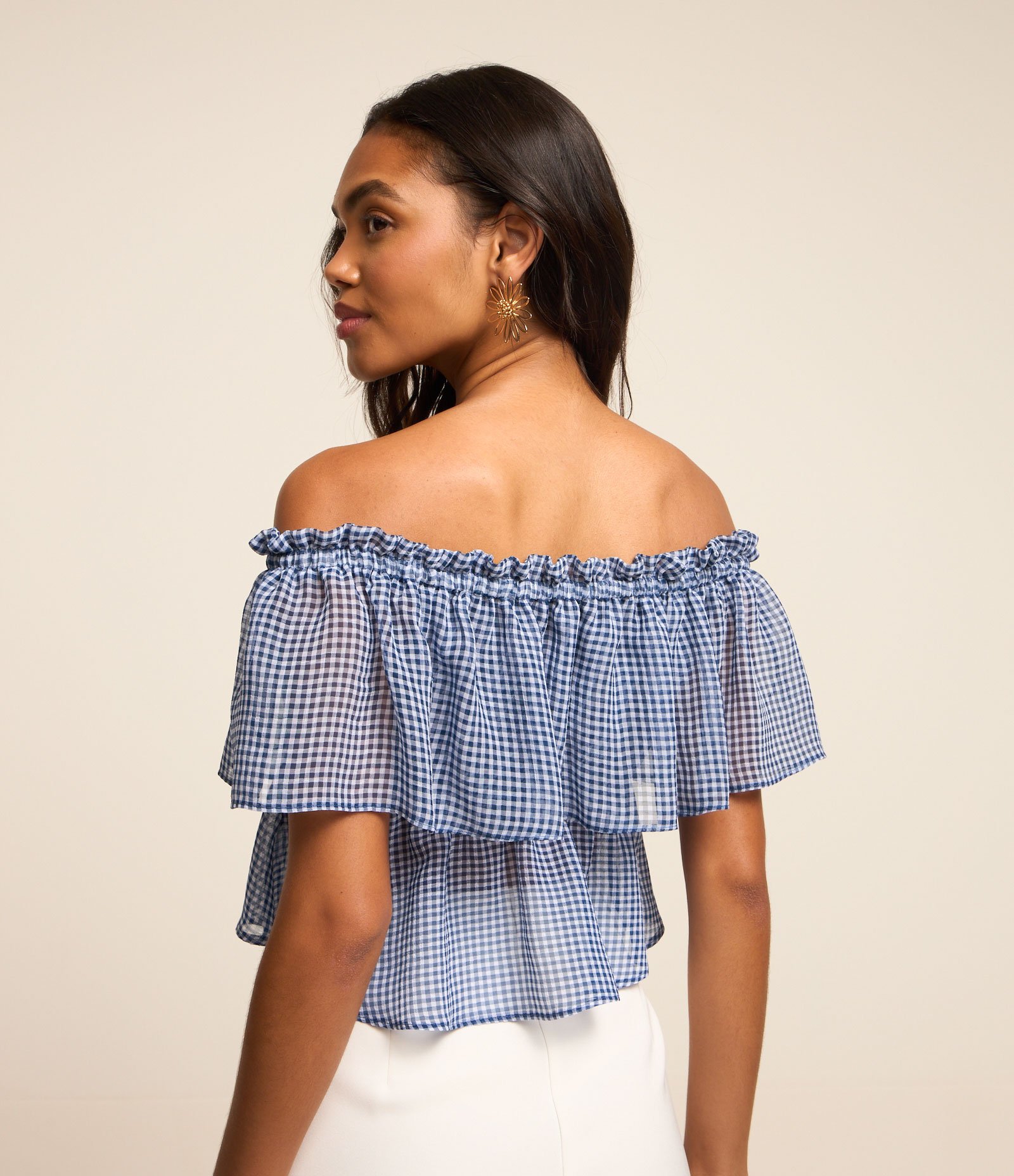 Blusa Curta em Chiffon com Decote Ombro a Ombro Xadrez e Laço Azul 3