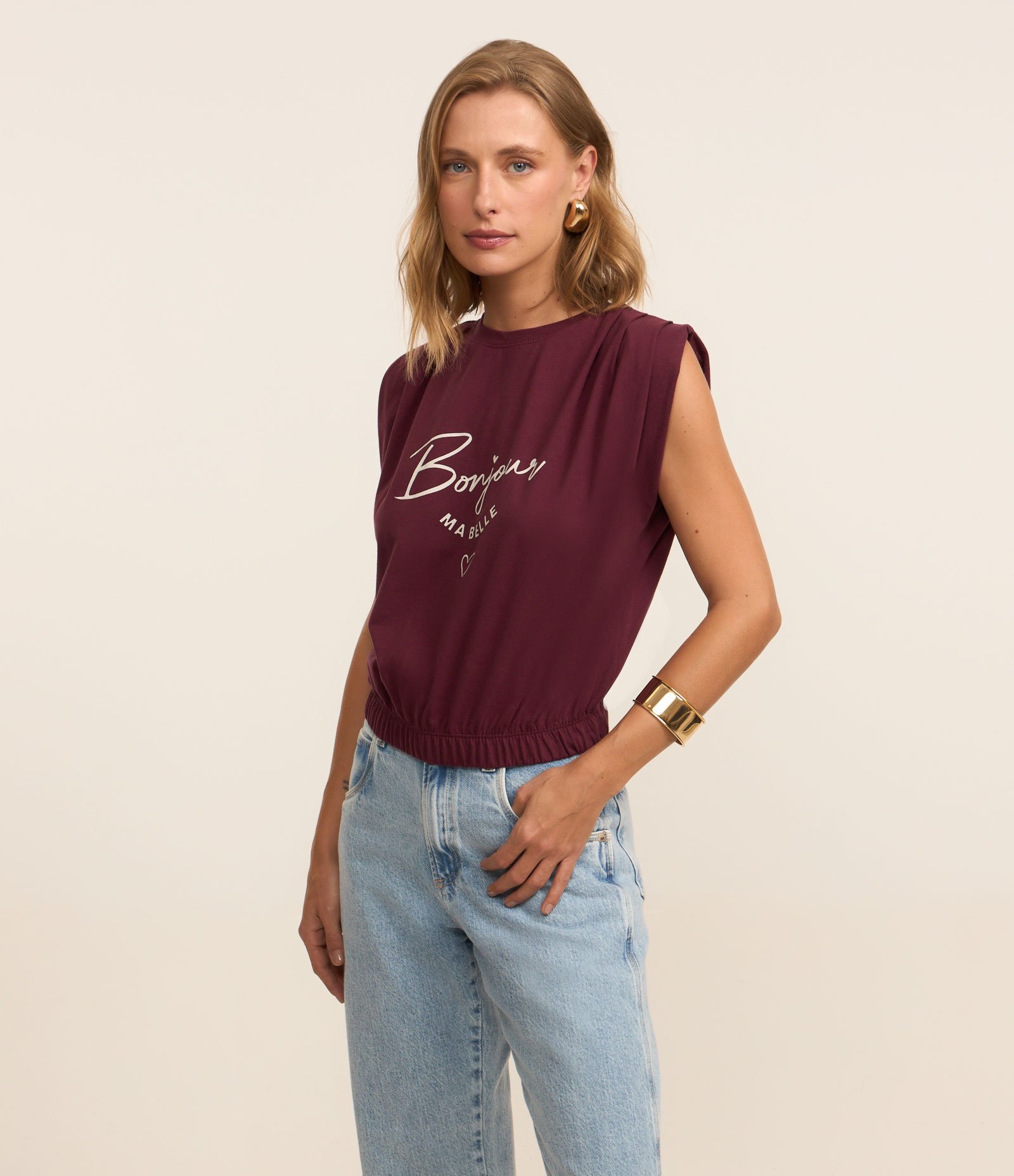 Blusa Manga Curta em Algodão com Estampa Lettering Bonjour Bordo 2