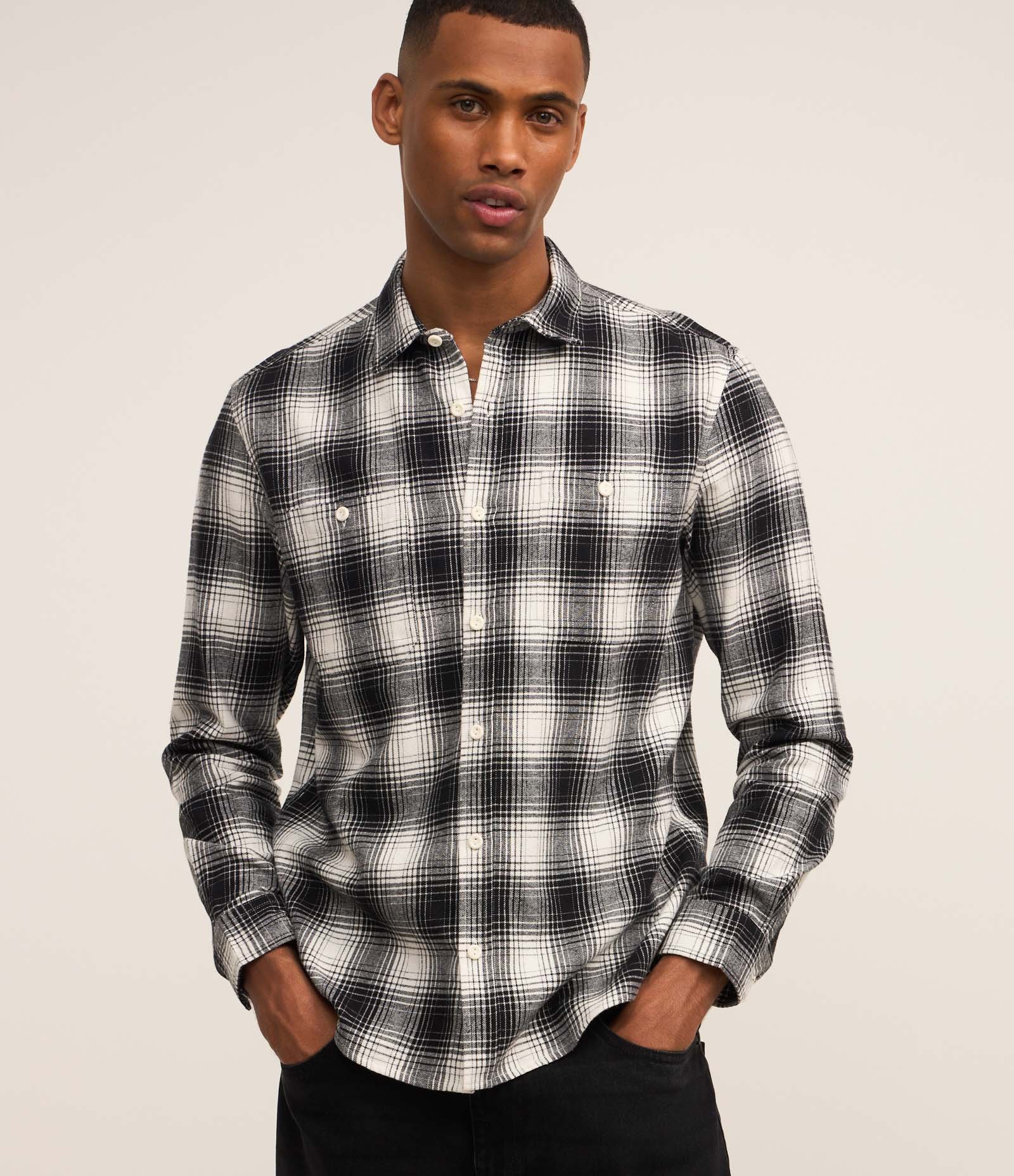 Camisa Comfort em Flanela com Estampa Xadrez Preto 1