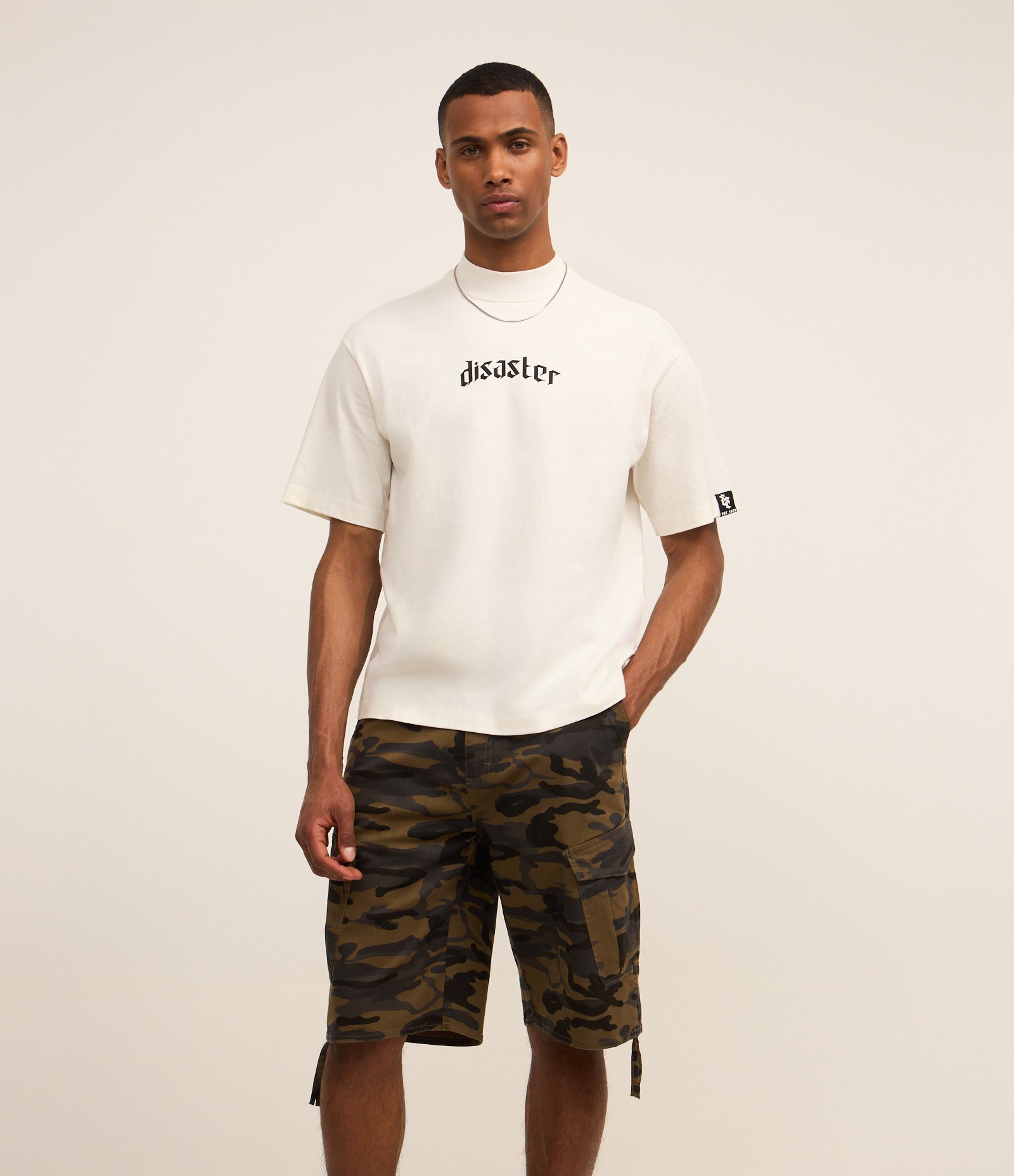 Bermuda Baggy em Sarja com Estampa Camuflada Marrom 4