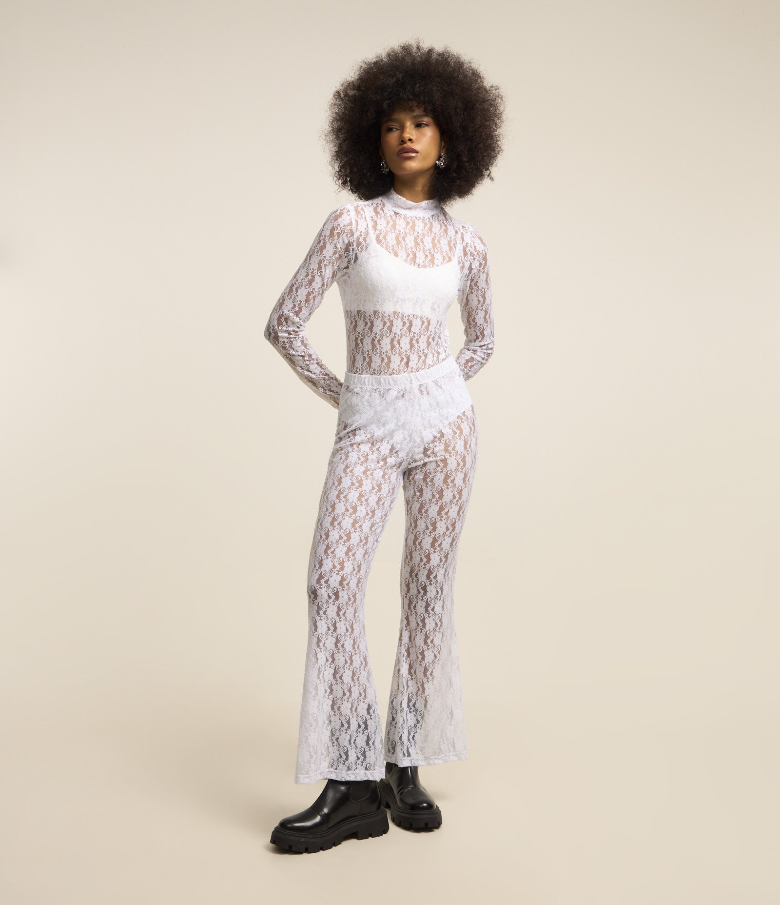 Calça Bailarina em Renda Texturizada e Cós Elástico Branco 1