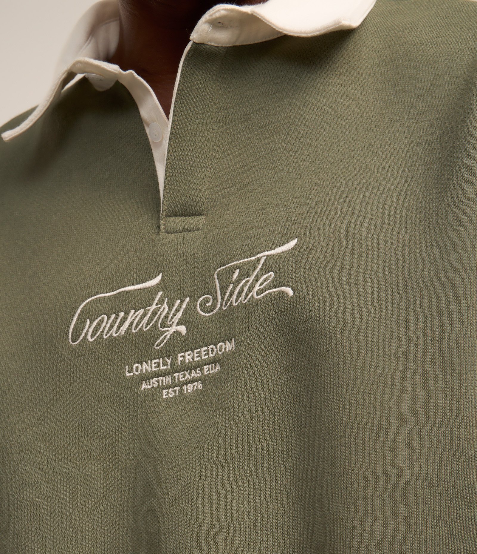 Moletom em Algodão com Gola Polo e Lettering Bordado Verde 4