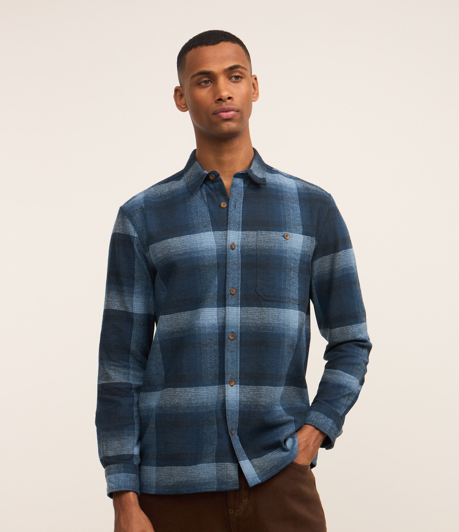 Camisa Comfort em Algodão Xadrez com Bolso e Manga Longa Azul marinho 1