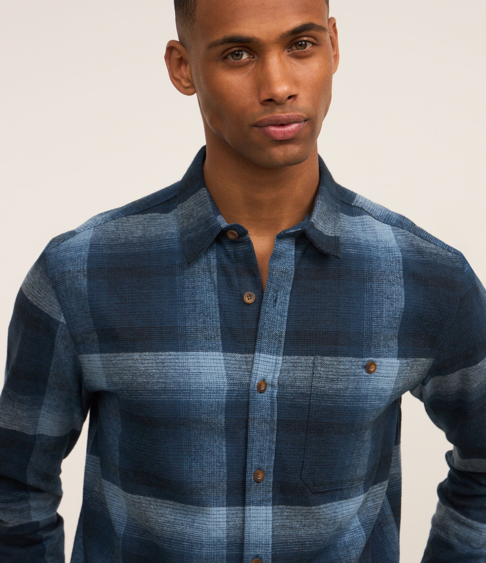 Camisa Comfort em Algodão Xadrez com Bolso e Manga Longa Azul marinho 4