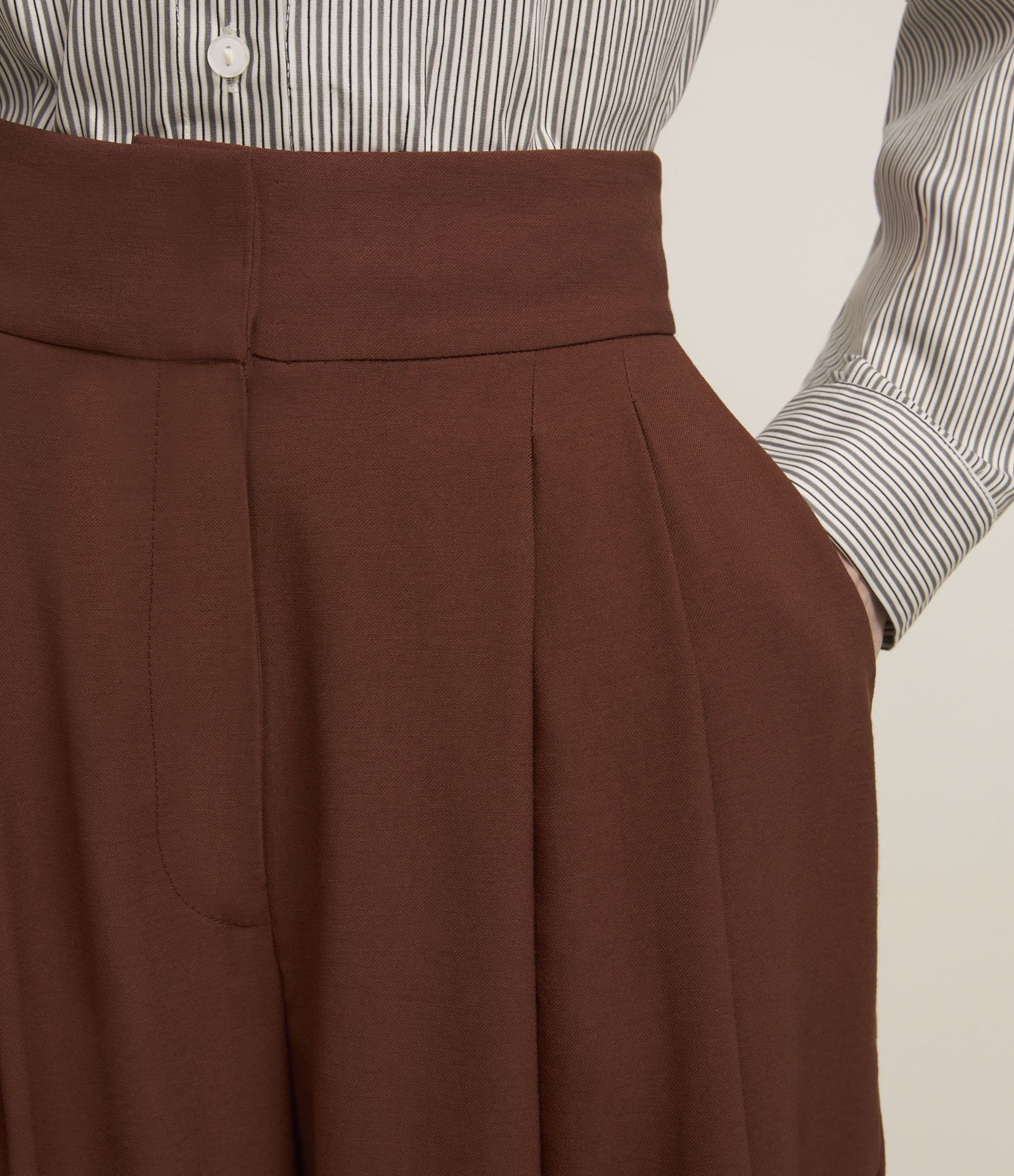 Calça Alfaiatada WIde Leg Cintura Alta com Pregas 3