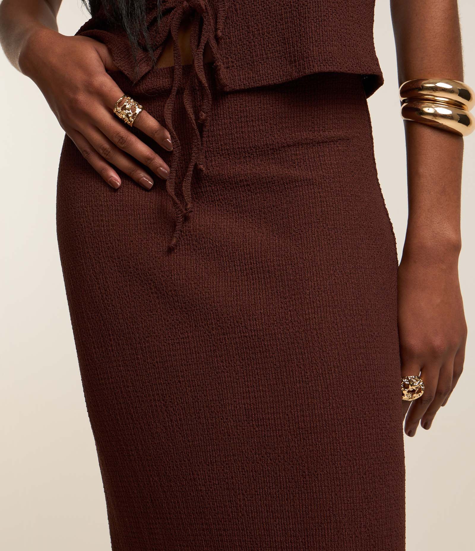 Saia Long Midi Texturizada com Fenda Marrom 5