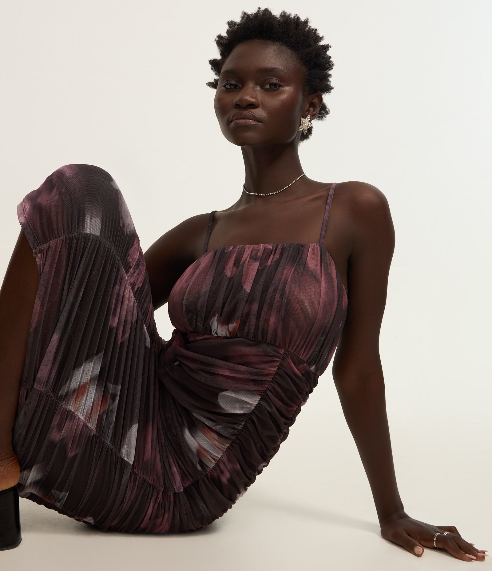 Vestido Midi em Tule Drapeado e Estampa Floral Preto 5