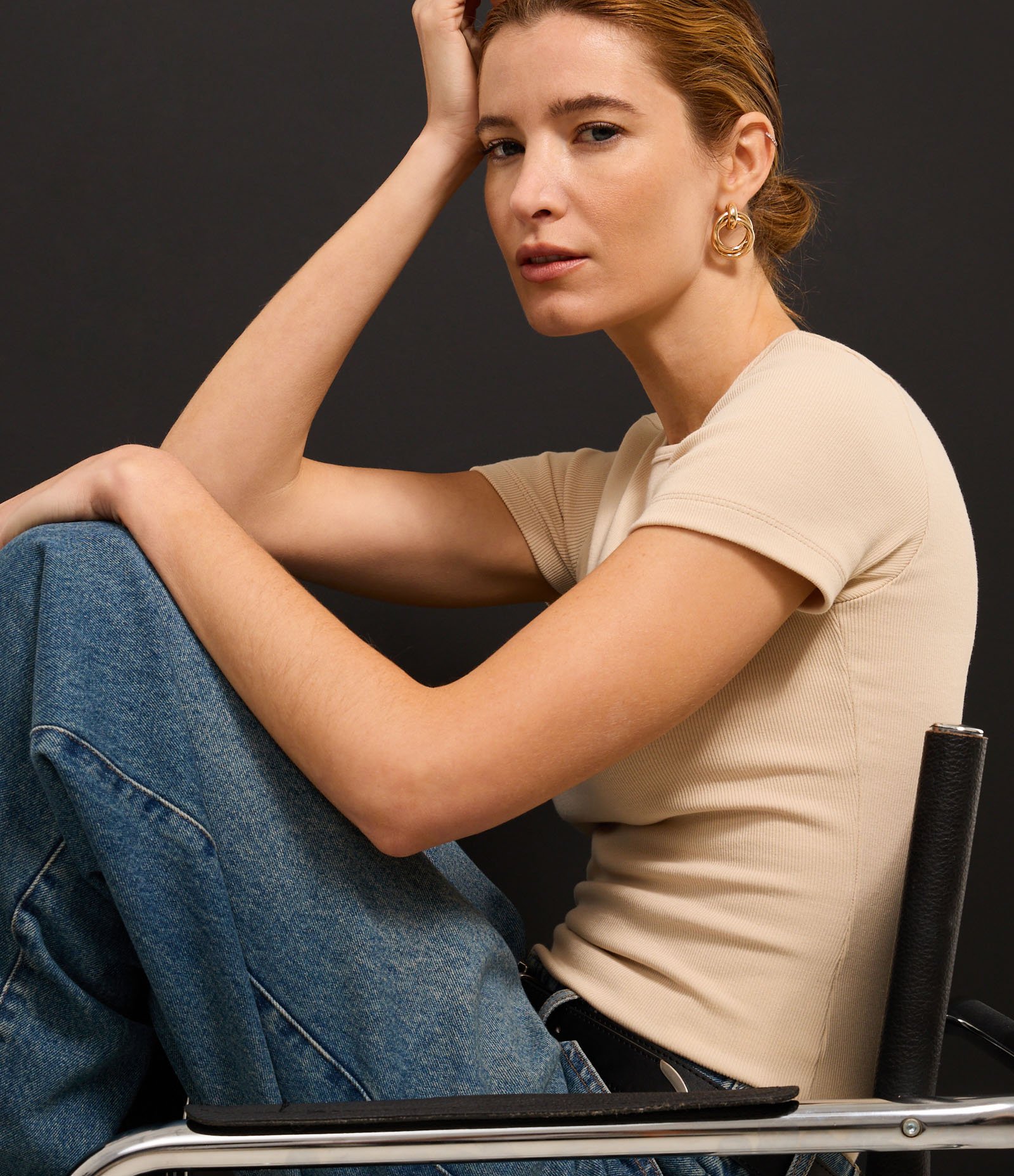 Blusa Básica Ajustada em Ribana com Gola Redonda Bege 5