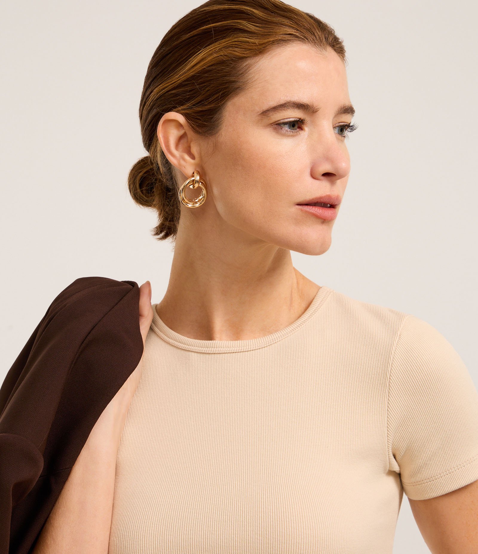 Blusa Básica Ajustada em Ribana com Gola Redonda Bege 6