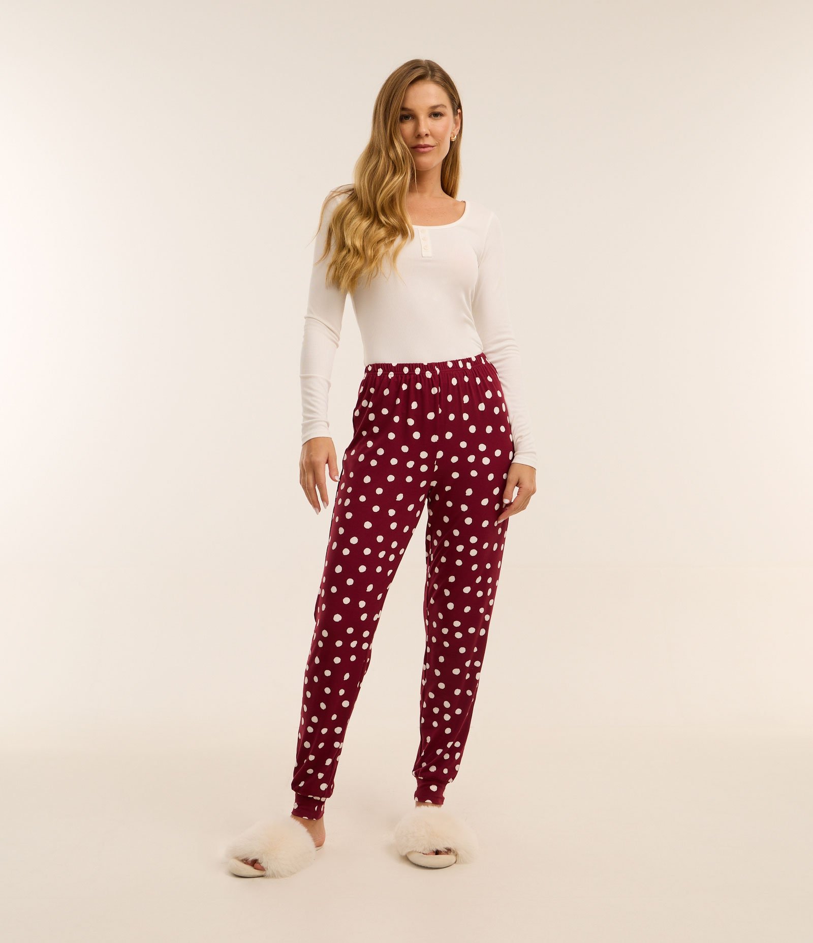 Pijama Longo em Ribana com Calça Poá Branco/Vermelho 2