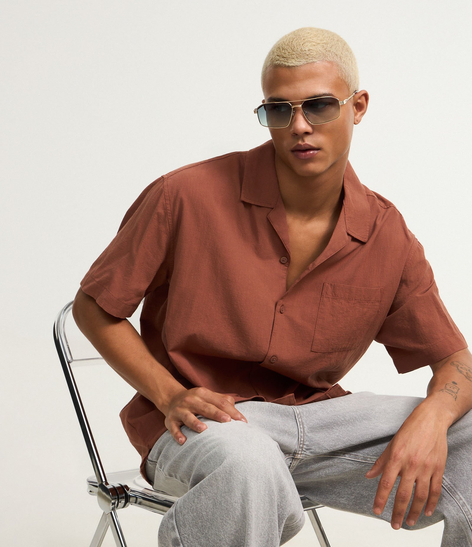 Camisa Relaxed em Tricoline com Textura Bowling Marrom 3