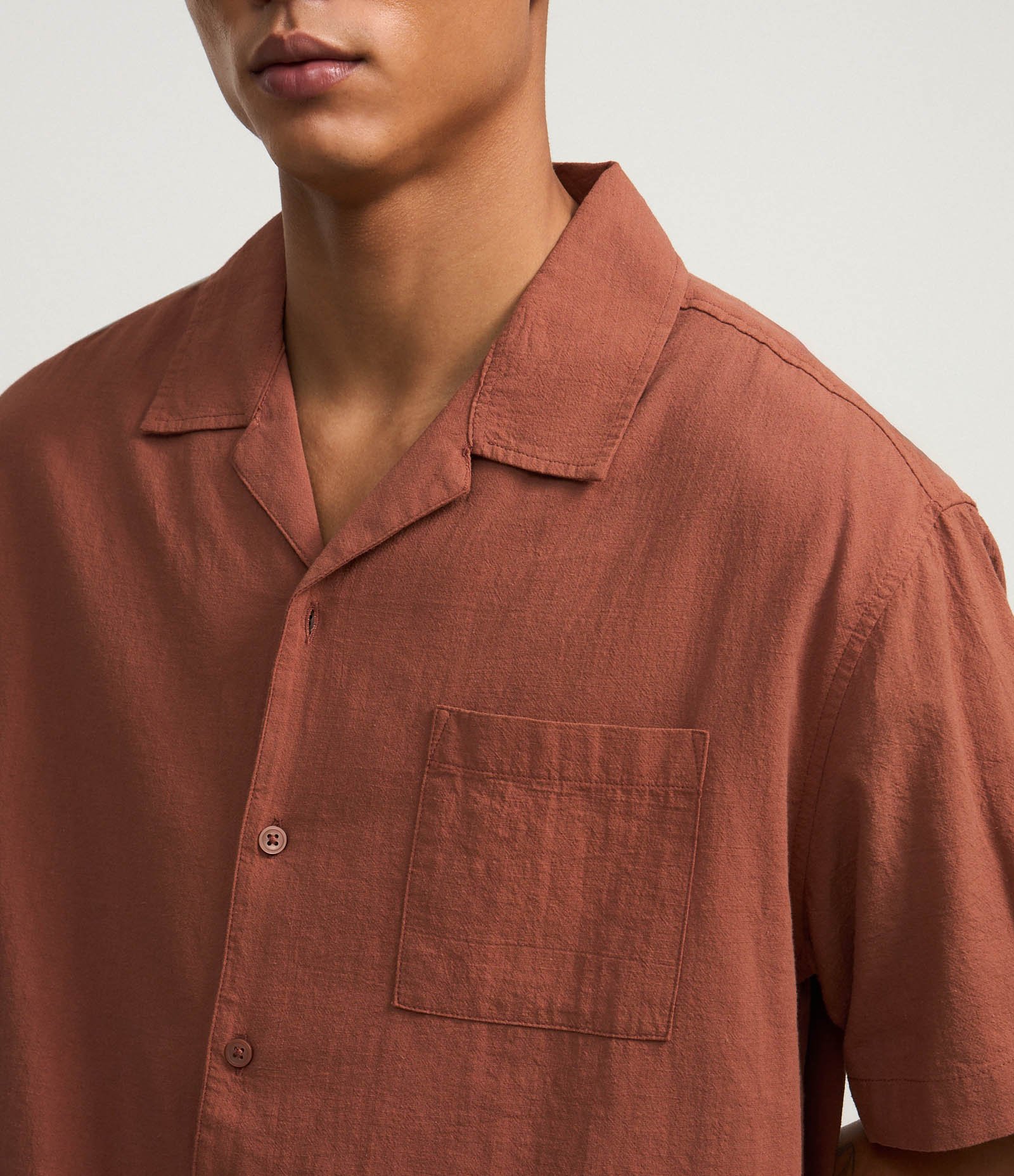 Camisa Relaxed em Tricoline com Textura Bowling Marrom 4