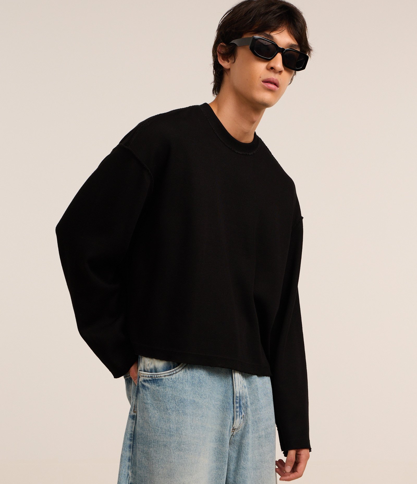 Camiseta Boxy em Algodão com Recortes em Relevo Preto 1