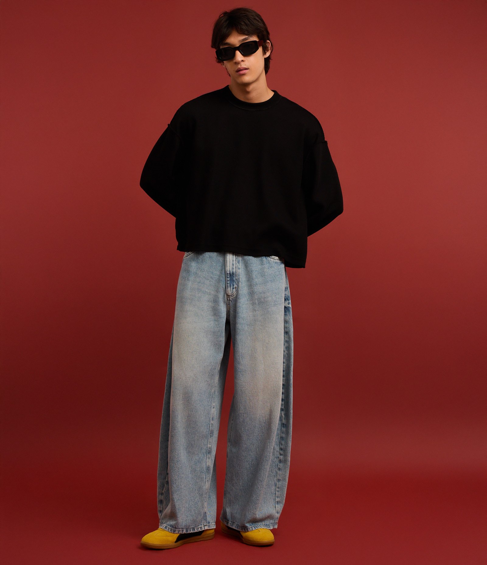 Camiseta Boxy em Algodão com Recortes em Relevo Preto 2