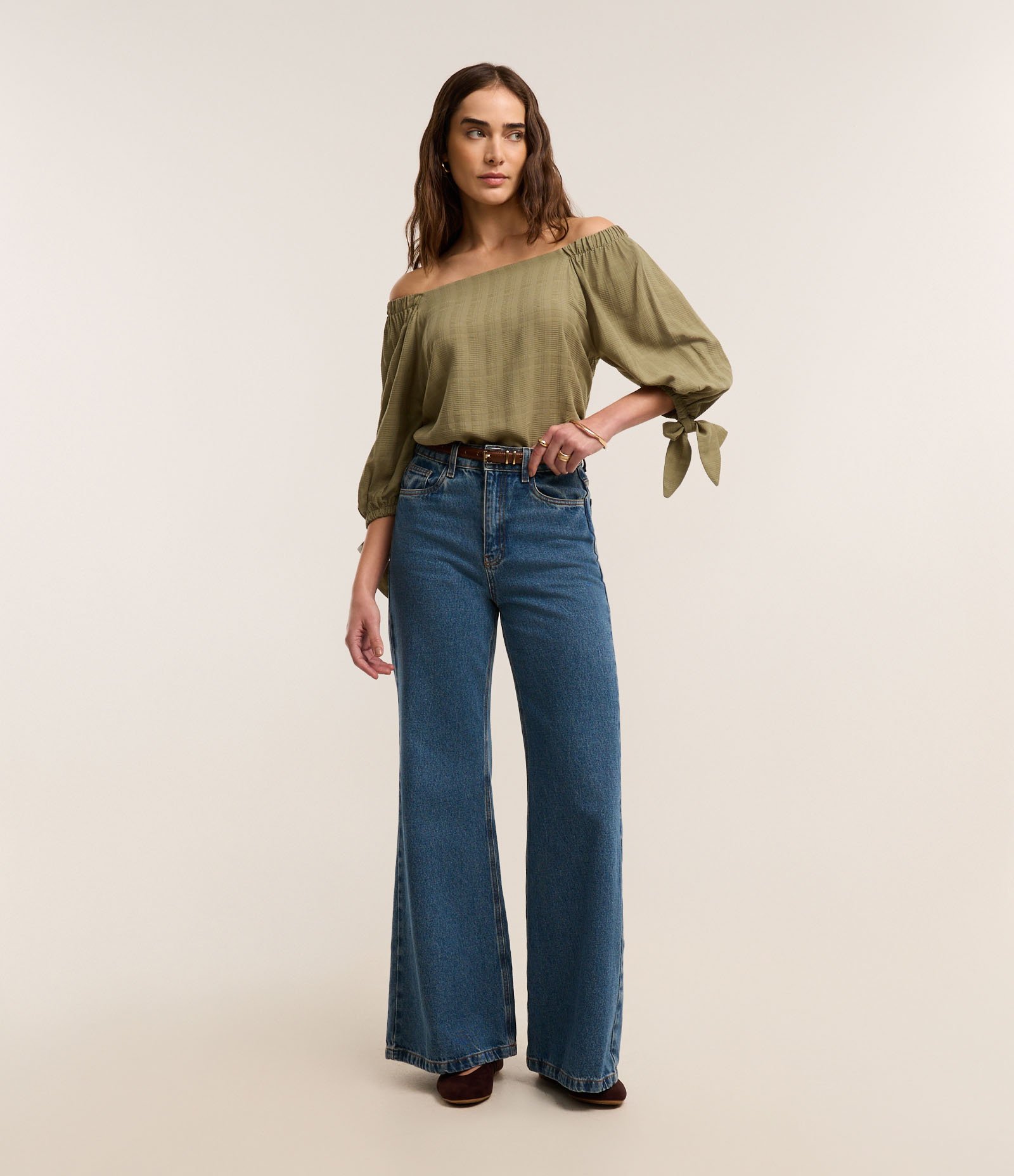 Blusa Texturizada em Viscose com Decote Quadrado Verde 2