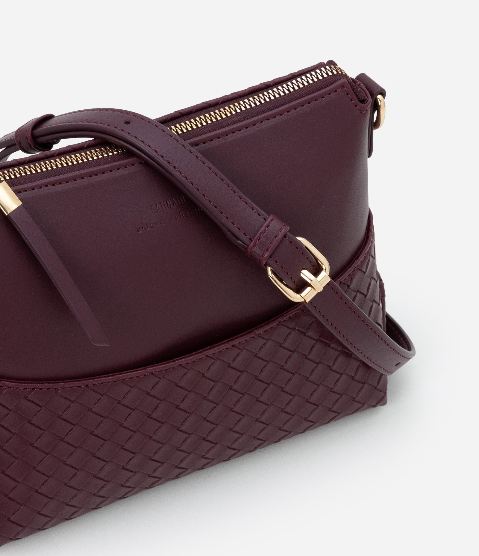 Bolsa Transversal Pequena em PU com Detalhe Texturizado Vinho 6