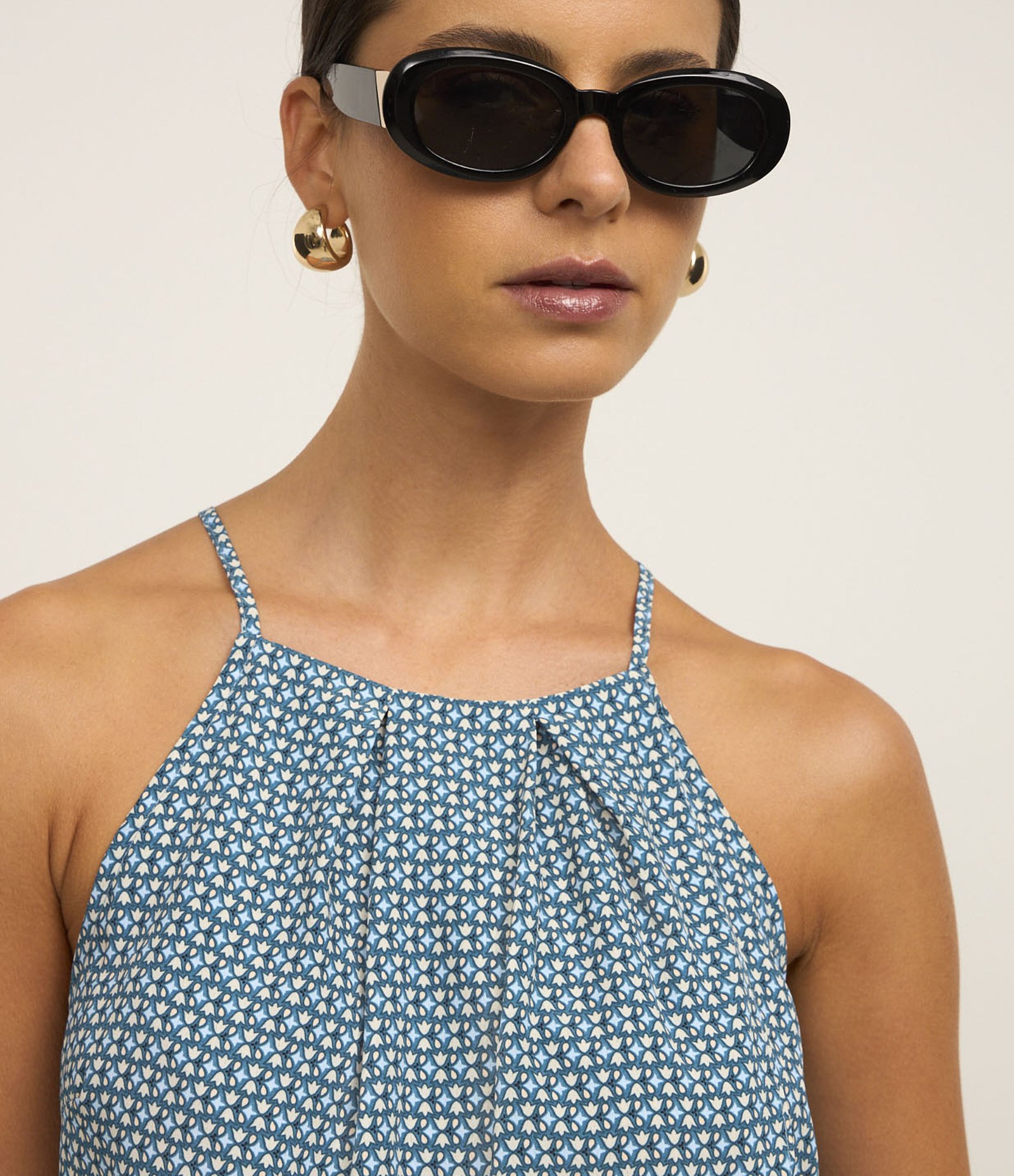 Blusa Sem Manga em Crepe com Gola Halter e Estampa Geométrica Azul 3