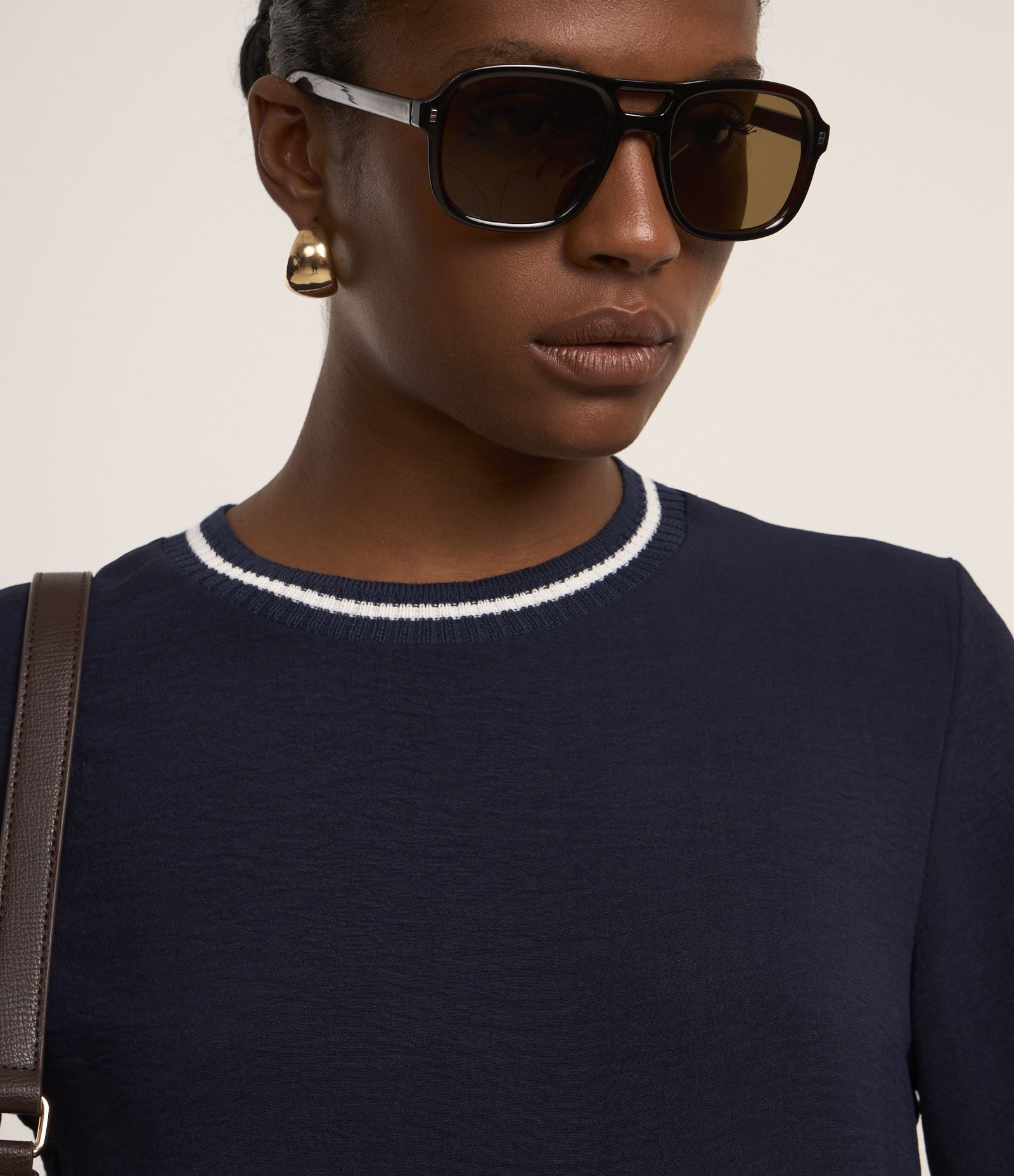 Blusa Manga Curta em Airflow com Detalhe Contrastante na Gola Azul 3