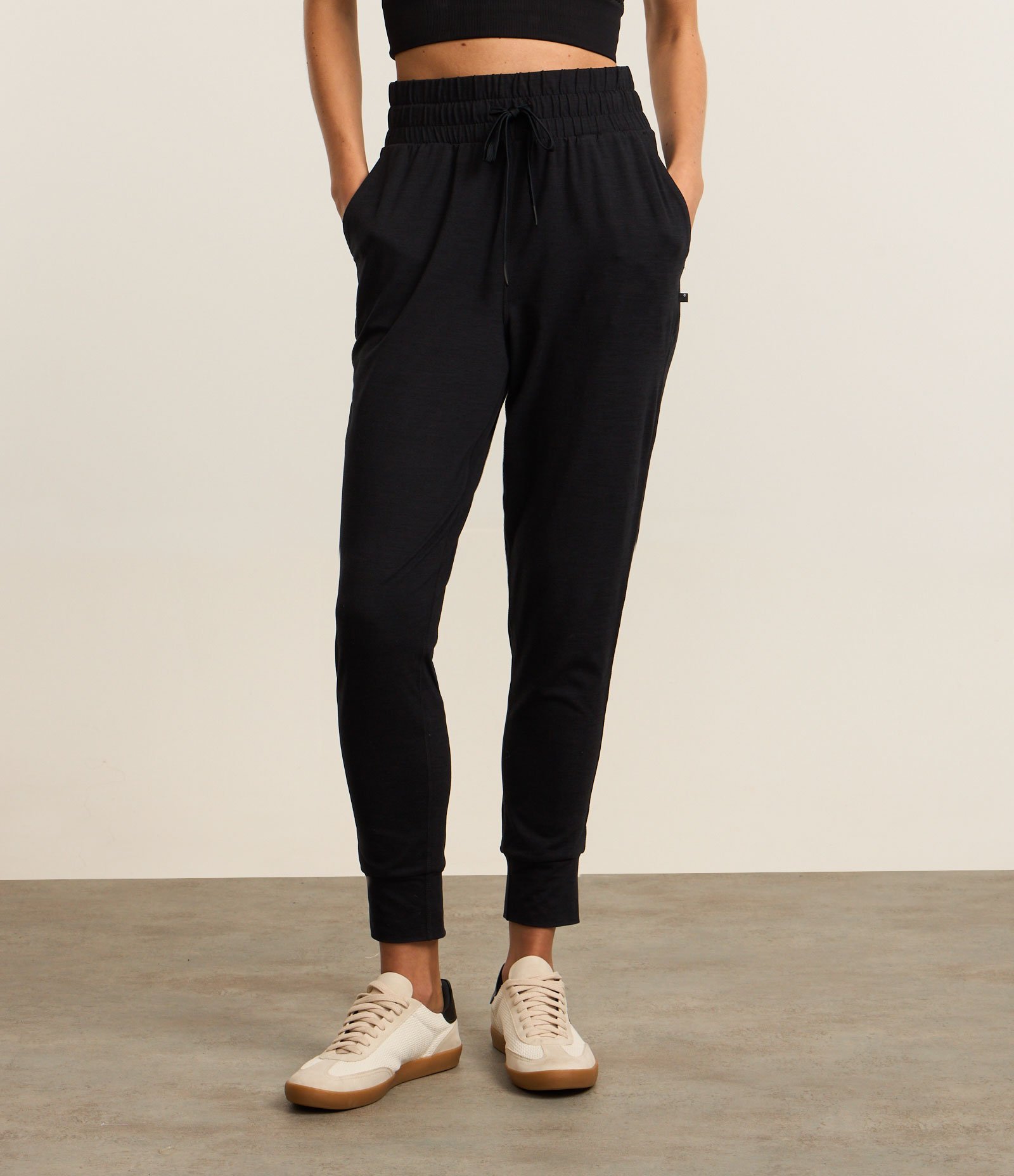 Calça Jogger Esportiva com Cós Regulável e Toque Suave 2