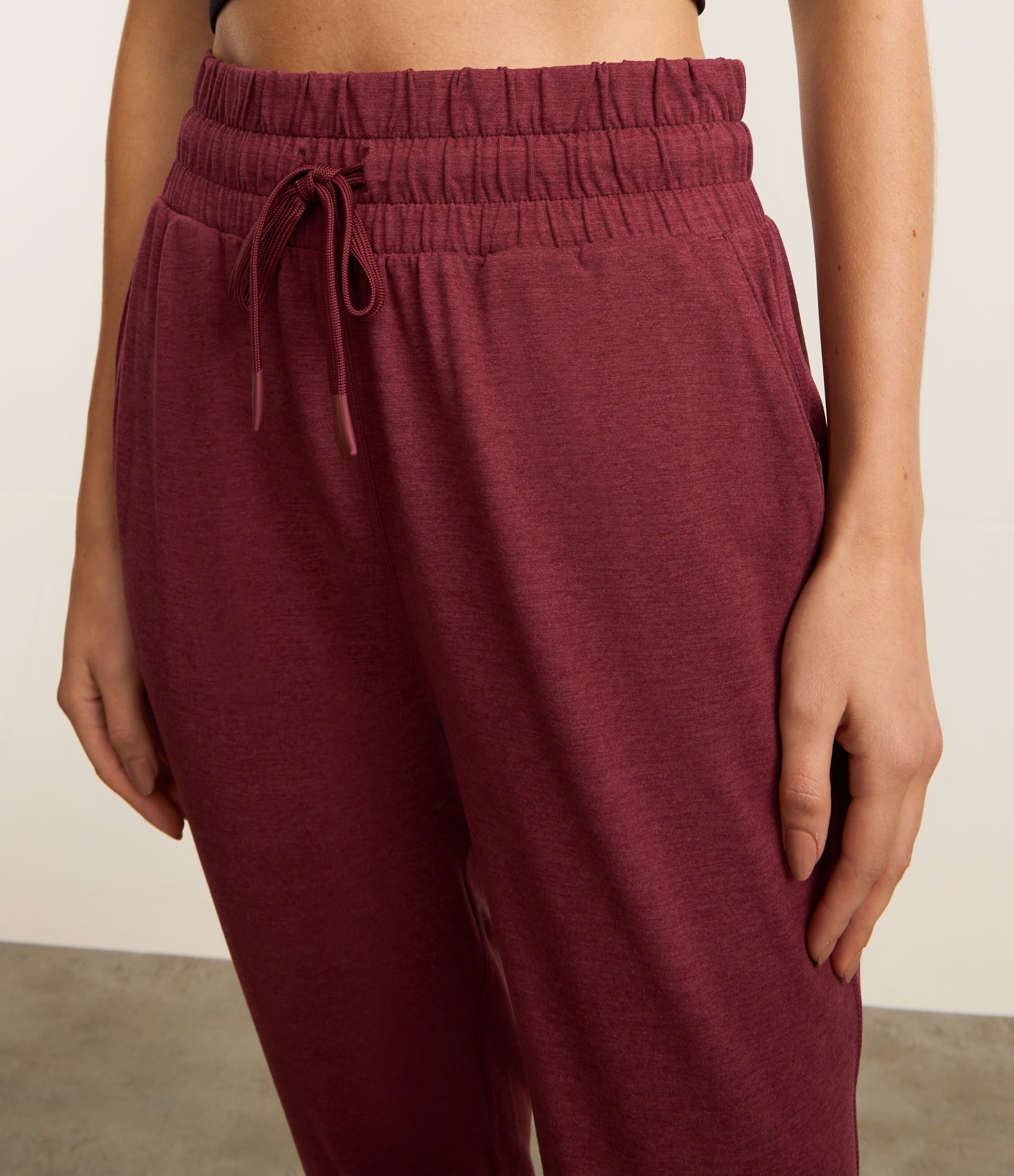 Calça Jogger Esportiva com Cós Regulável e Toque Suave Vermelho 4