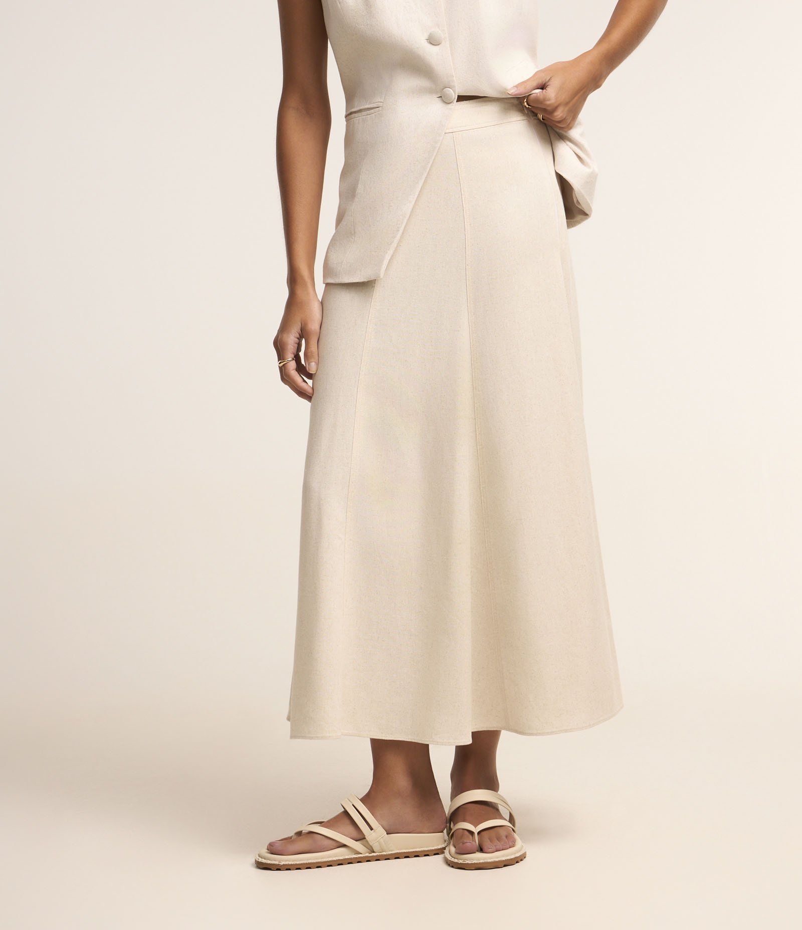 Saia Evasê Longa em Viscose com Linho e Recortes Branco 3
