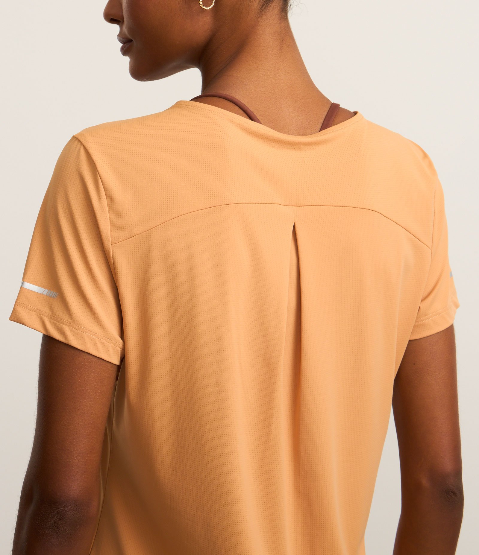 Camiseta Esportiva Regular Texturizada com Detalhe Refletivo Laranja 3