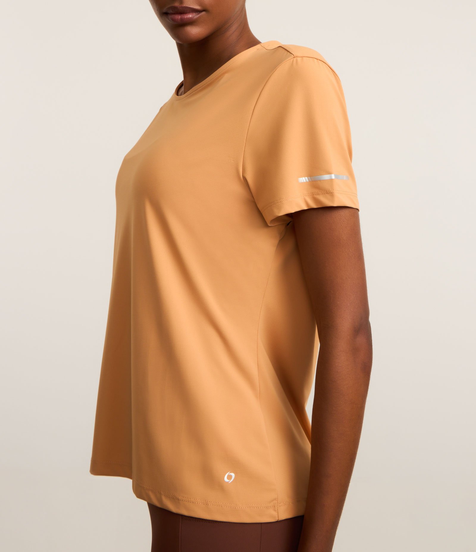 Camiseta Esportiva Regular Texturizada com Detalhe Refletivo Laranja 5