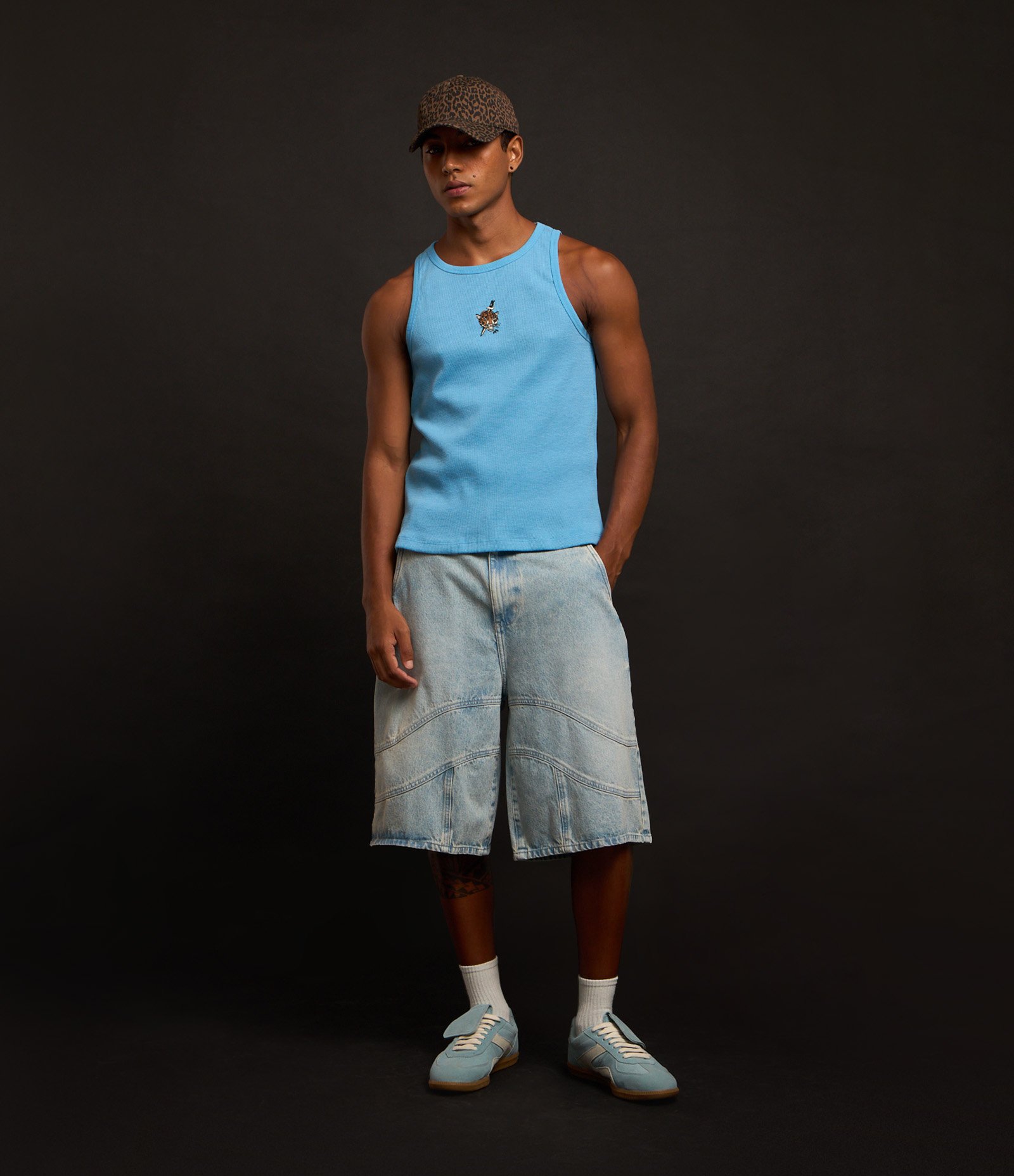 Regata em Ribana com Bordado de Tigre com Faca Azul 4