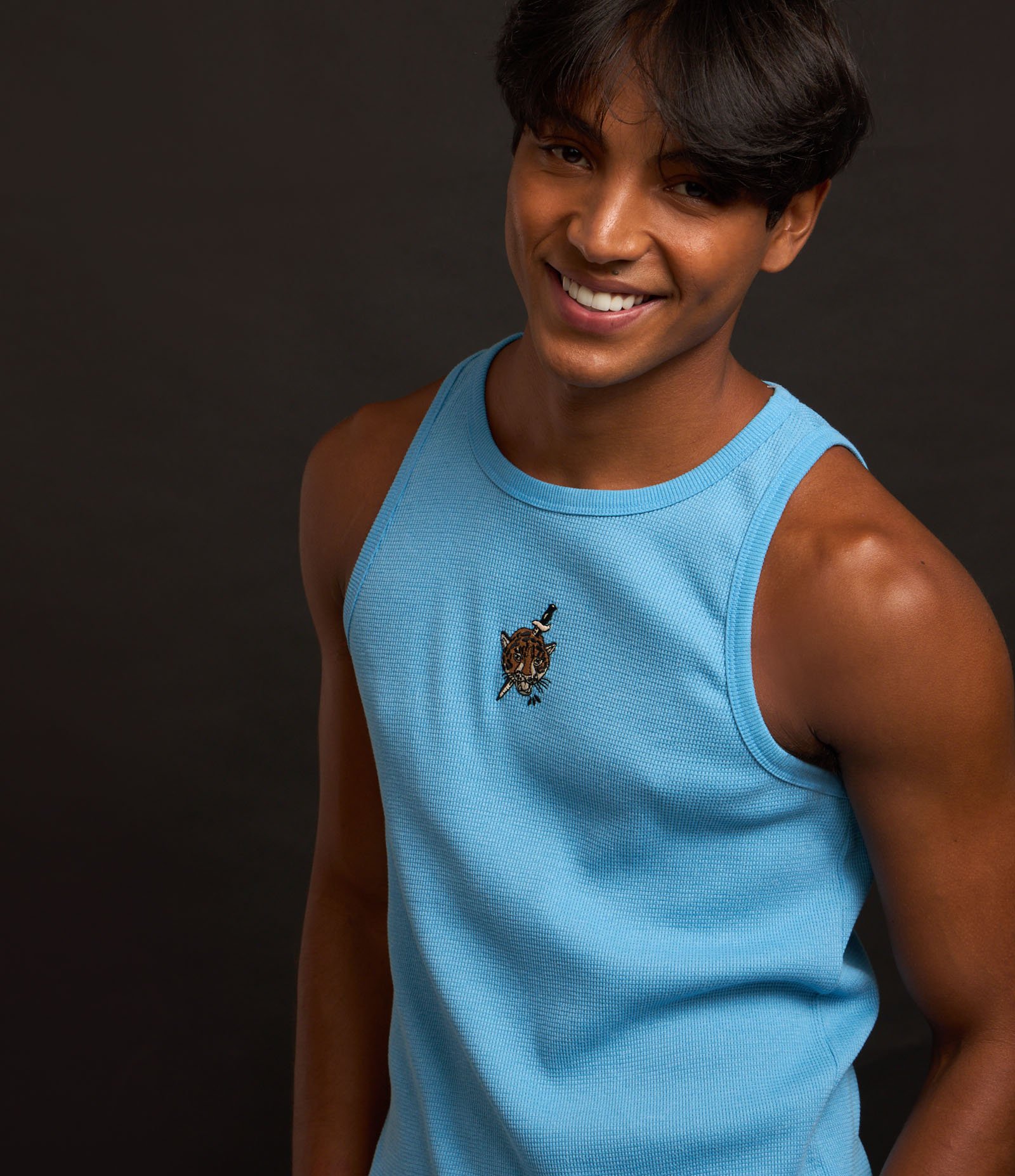 Regata em Ribana com Bordado de Tigre com Faca Azul 10