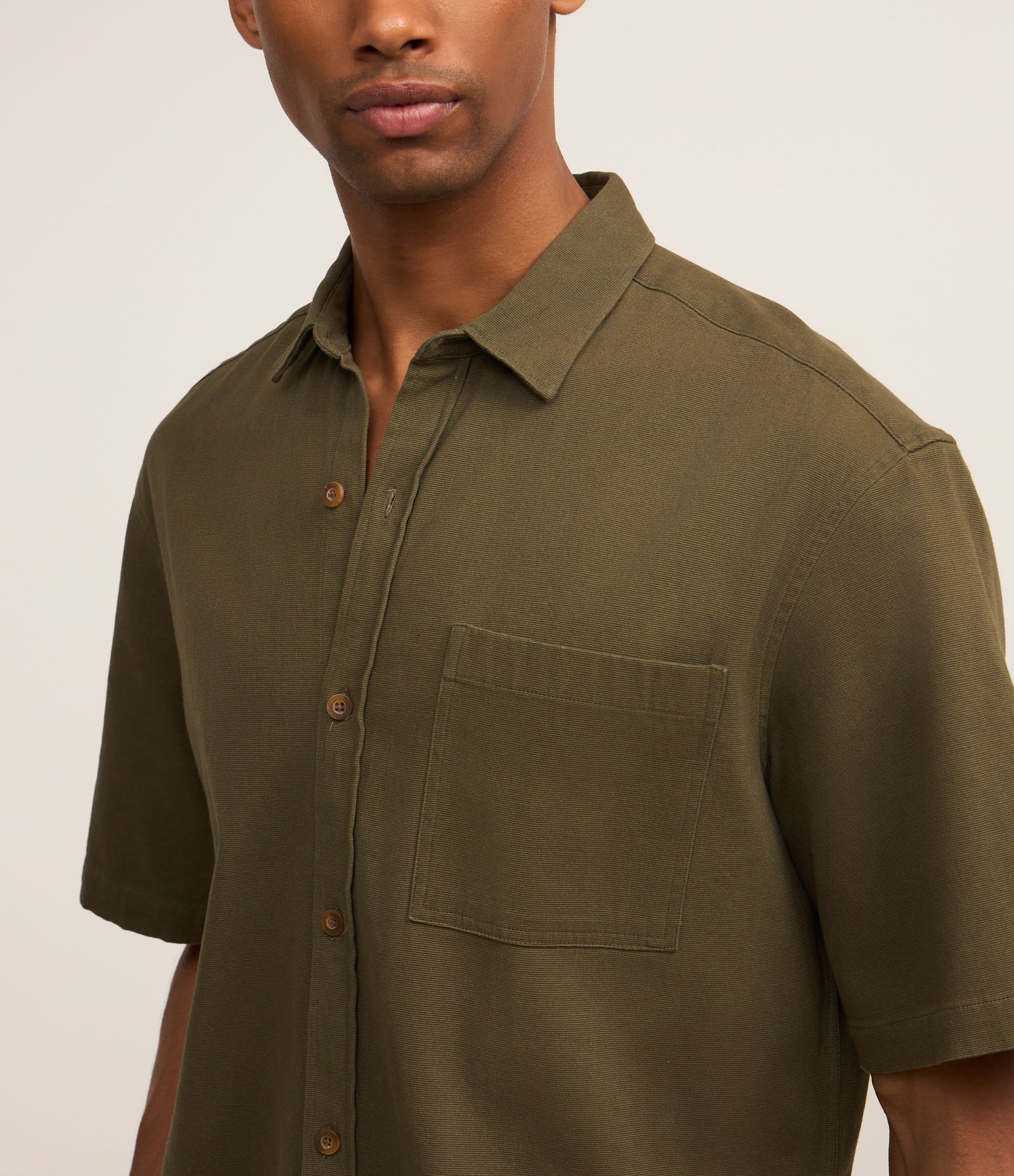 Camisa Boxy em Algodão com Bolso e Textura Verde 3