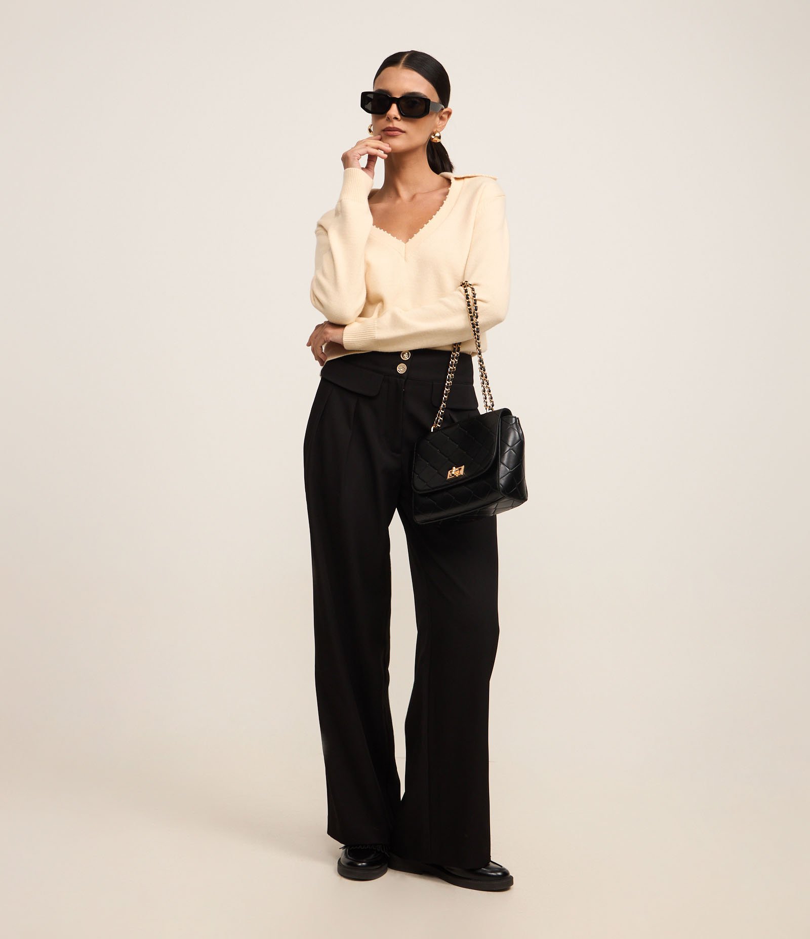 Suéter em Tricô com Pérolas na Gola Polo Bege 2