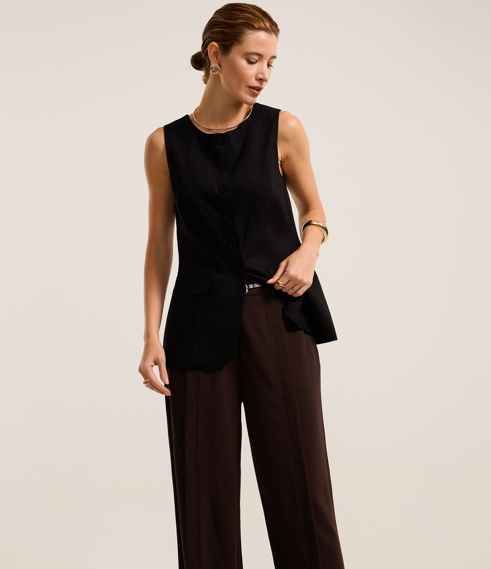 Calça Reta em Crepe com Cinto Fivela Marrom 2