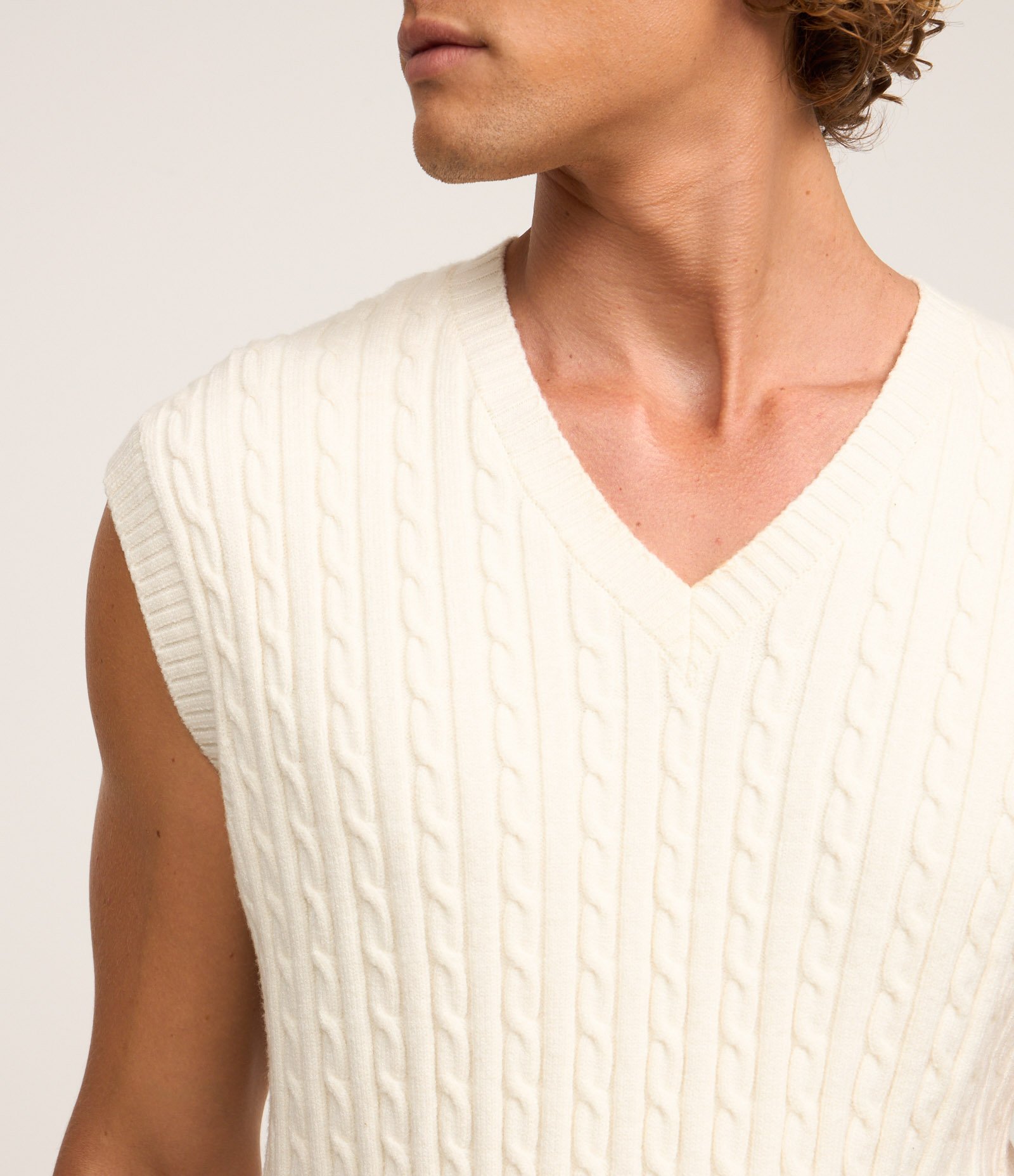 Colete em Viscose com Textura em Relevo Off White 4