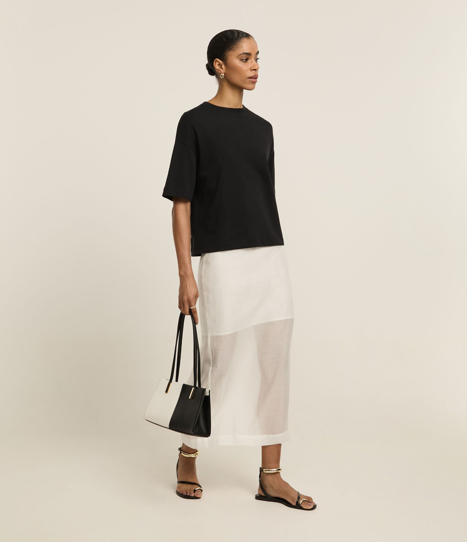 Blusa Oversized Básica em Malhão com Manga Curta Preto 2