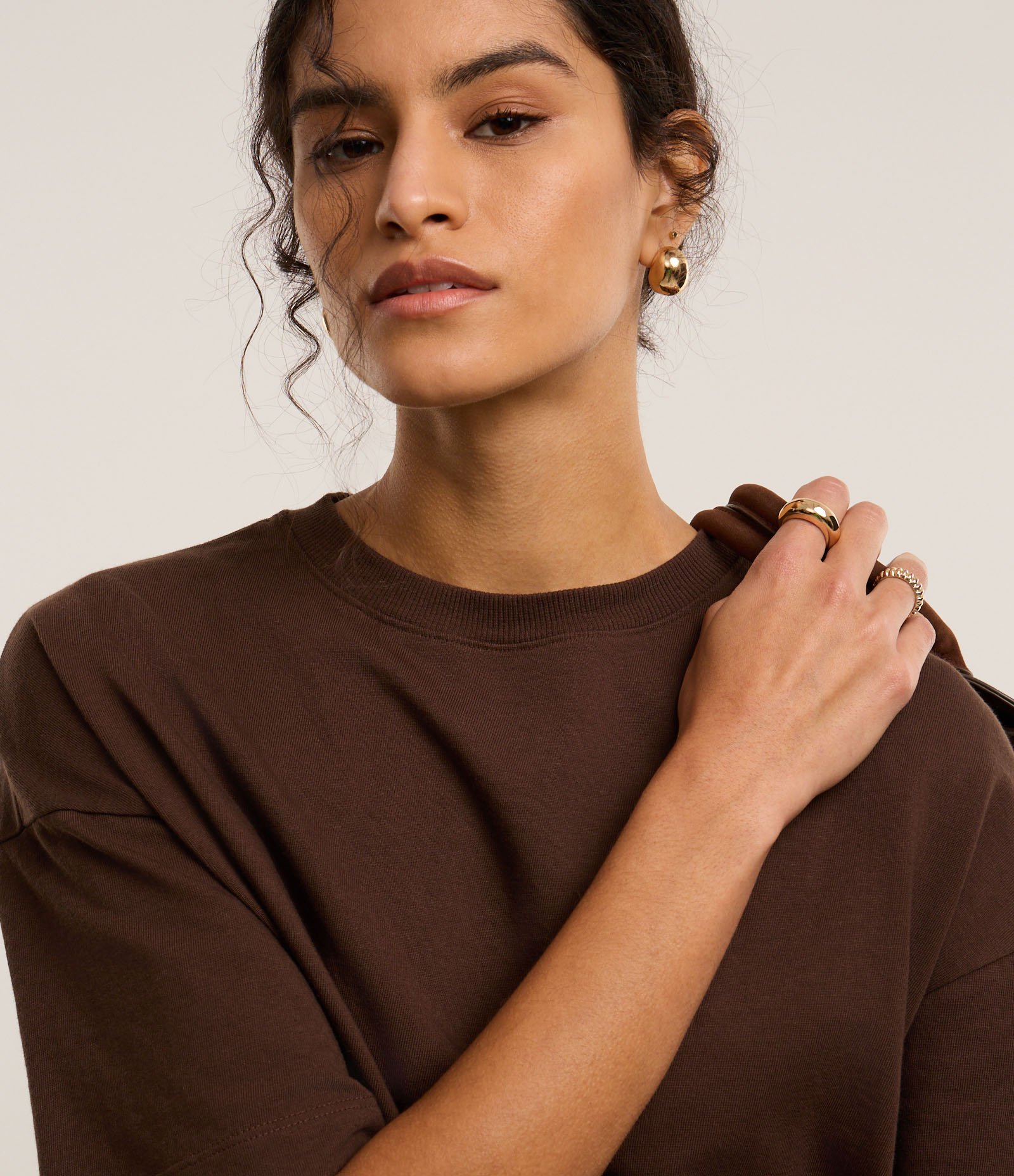 Blusa Oversized Básica em Malhão com Manga Curta Marrom 3