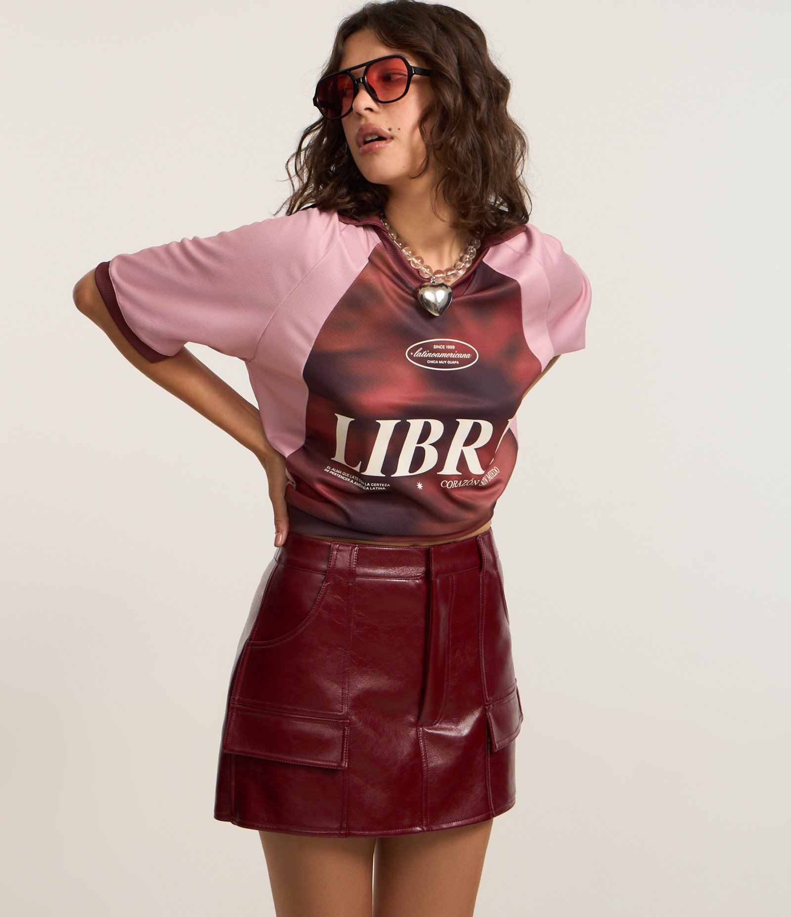 Short Saia Curto em PU com Bolsos Frontais Bordô 5