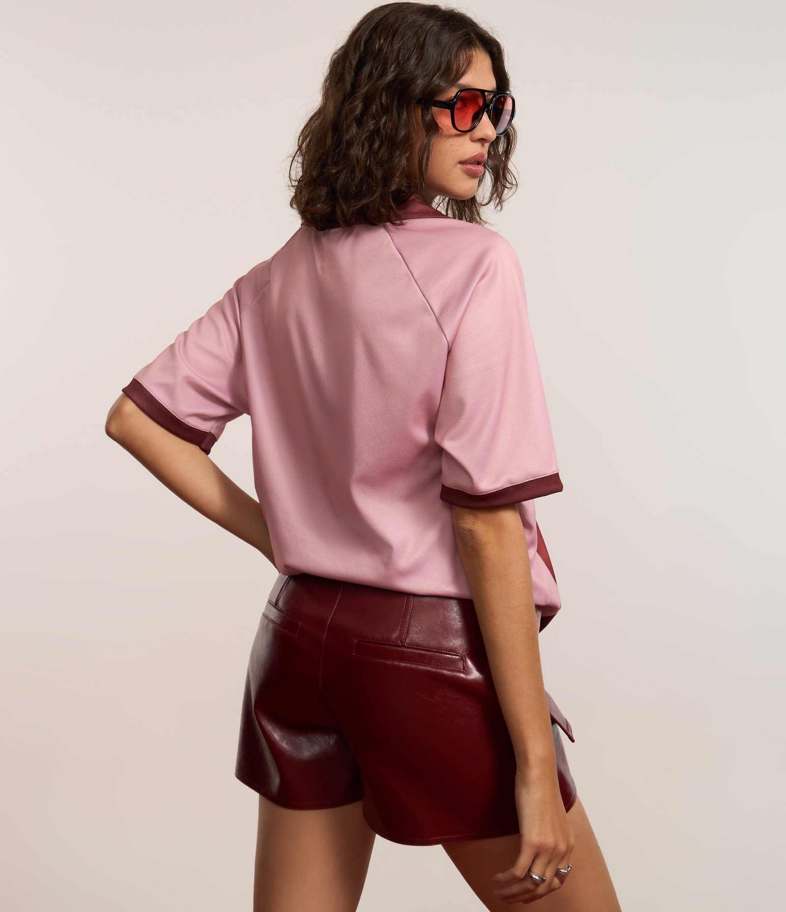 Short Saia Curto em PU com Bolsos Frontais Bordô 6