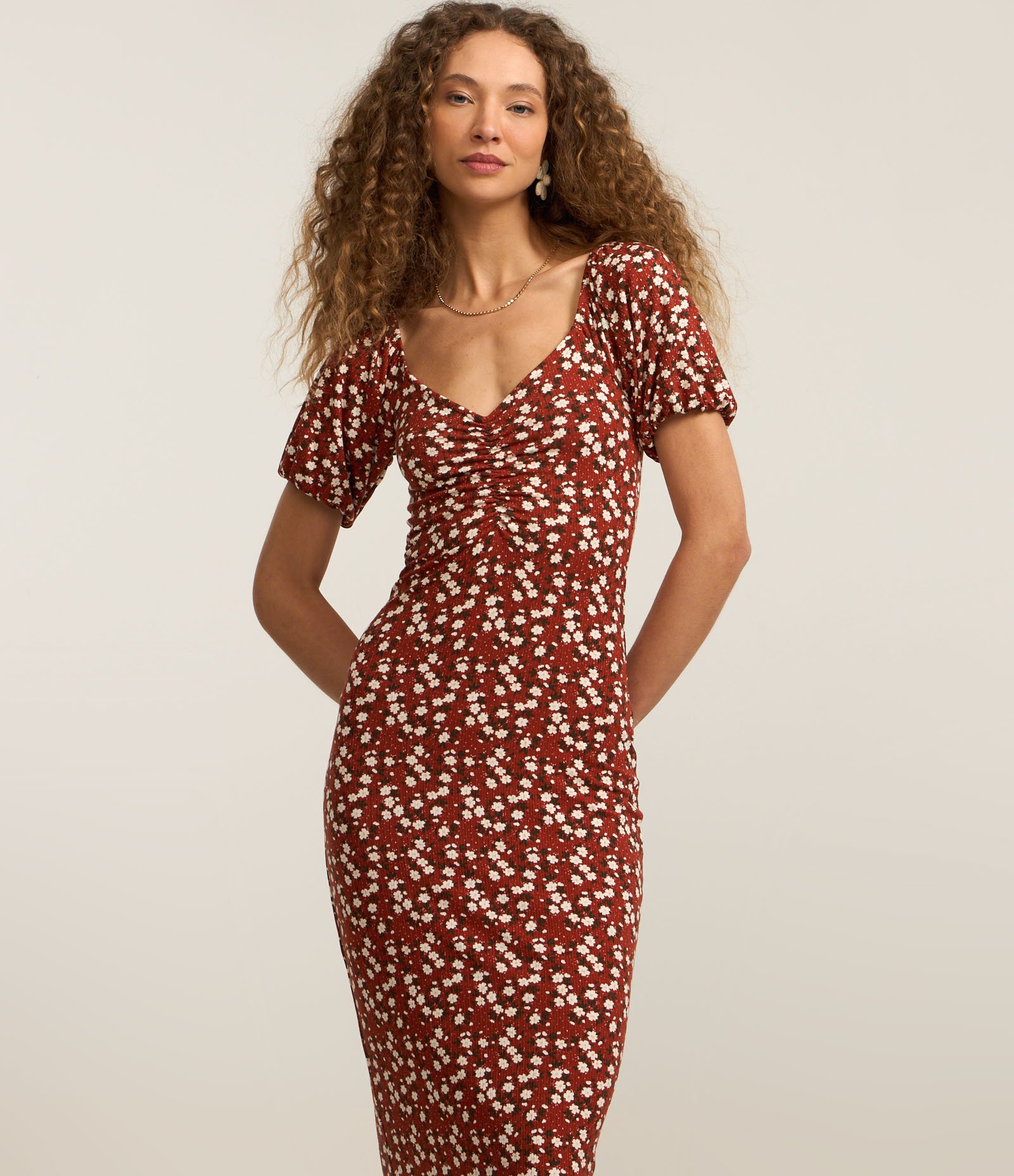Vestido Midi com Decote Coração Franzido e Estampa Floral Vermelho 2