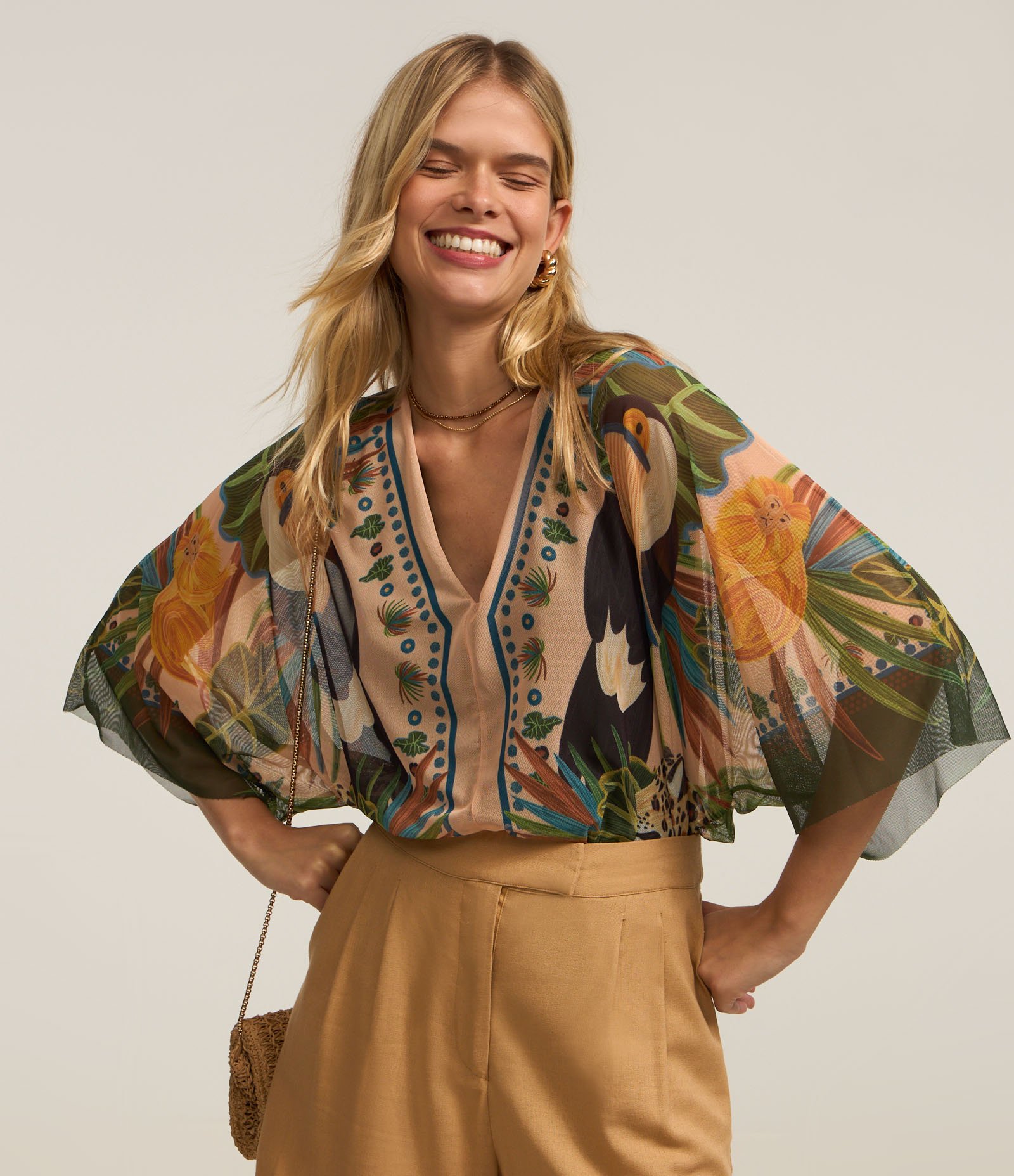 Body em Tule com Estampa Tropical e Manga Amplas Multicores 1