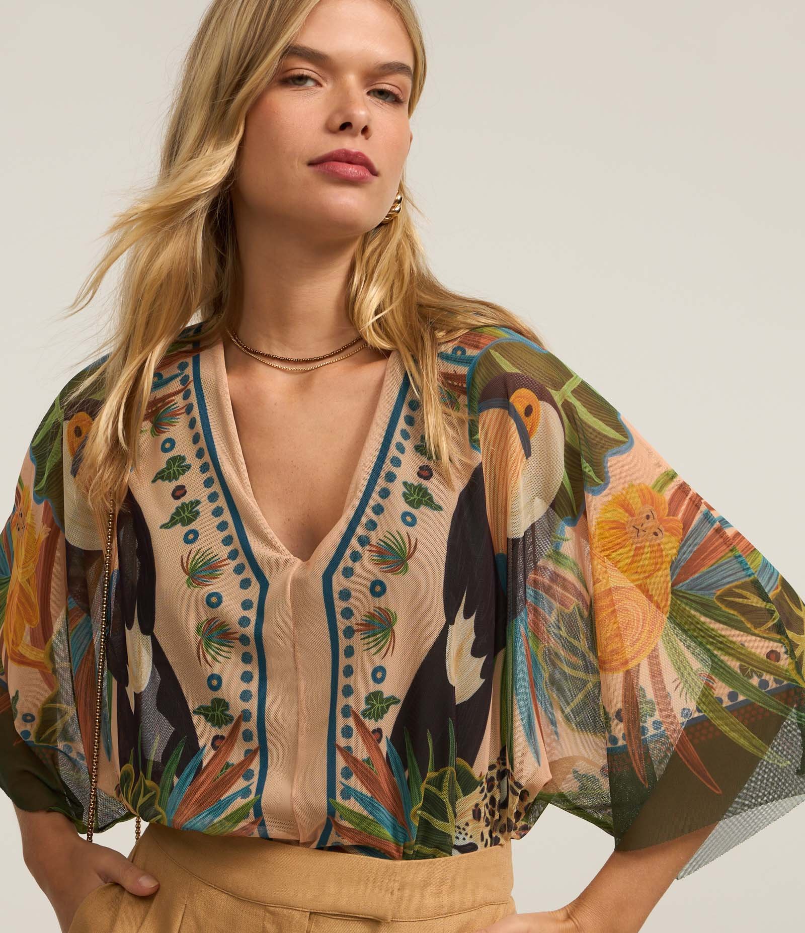 Body em Tule com Estampa Tropical e Manga Amplas Multicores 5