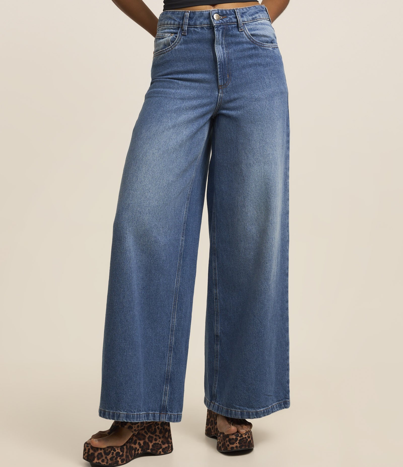 Calça Balloon em Jeans com Bolsinhos Azul 2