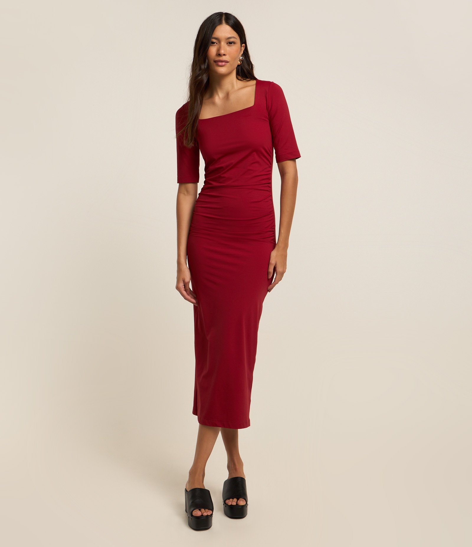 Vestido New Midi em Microfibra com Fenda 4