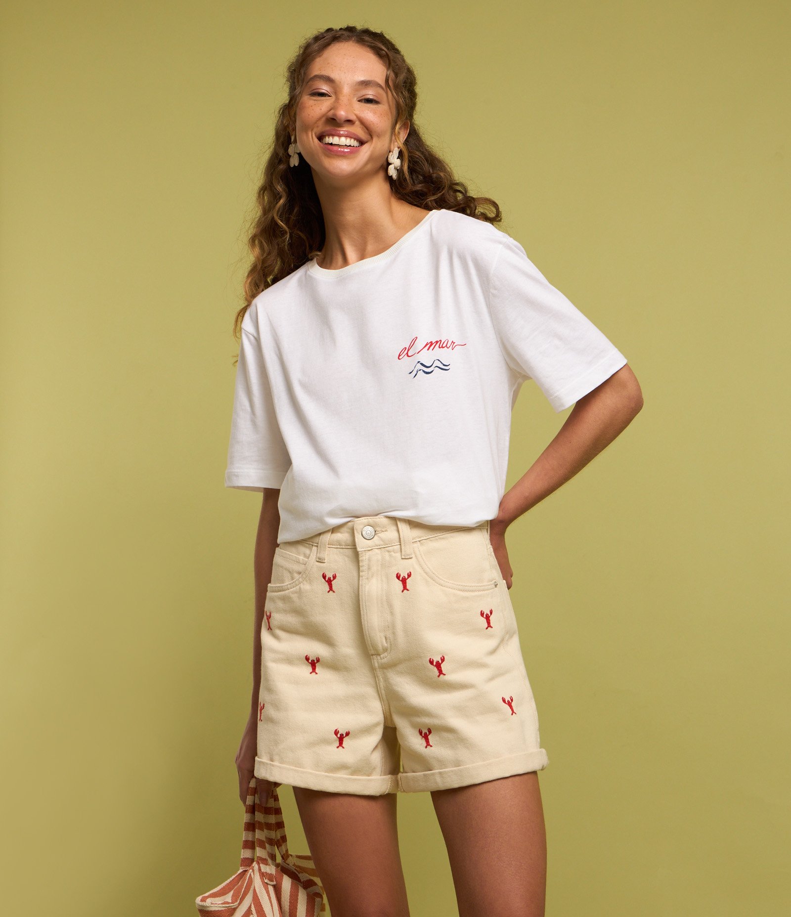 Short Mom em Jeans com Bordado de Lagostinhas Dolce Vita Bege 4