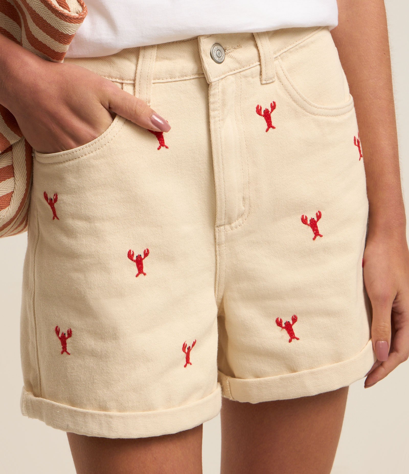 Short Mom em Jeans com Bordado de Lagostinhas Dolce Vita Bege 3