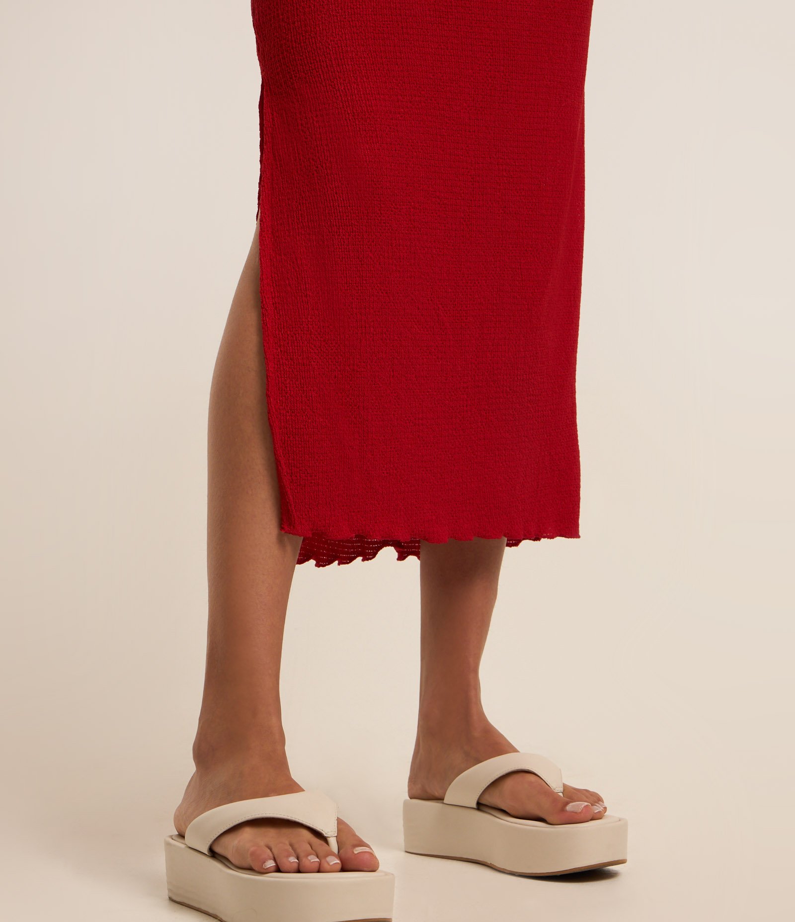 Saia Midi Texturizado com Fenda Lateral Vermelho 4