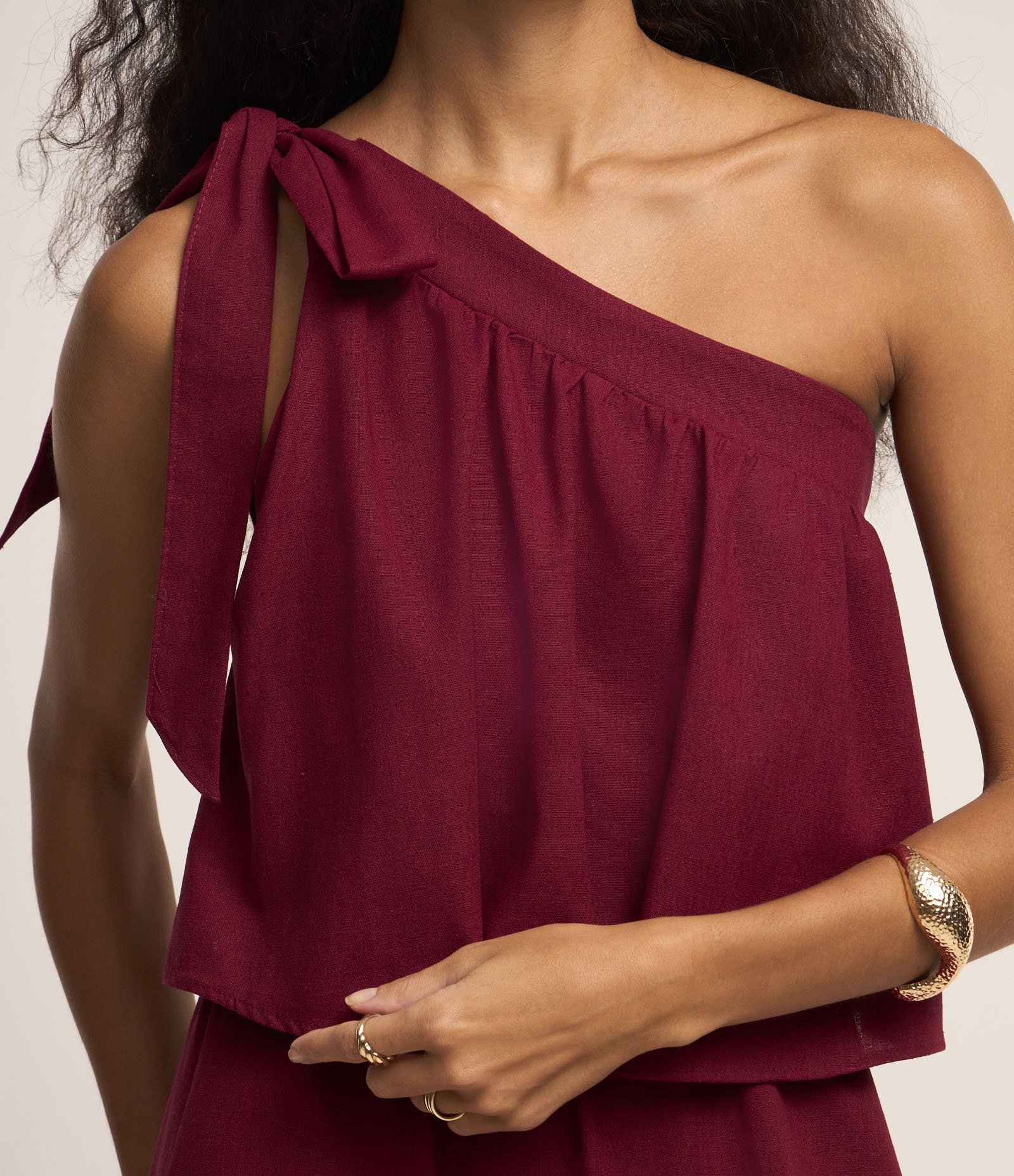 Vestido Midi Um Ombro Só com Babados Vermelho 3