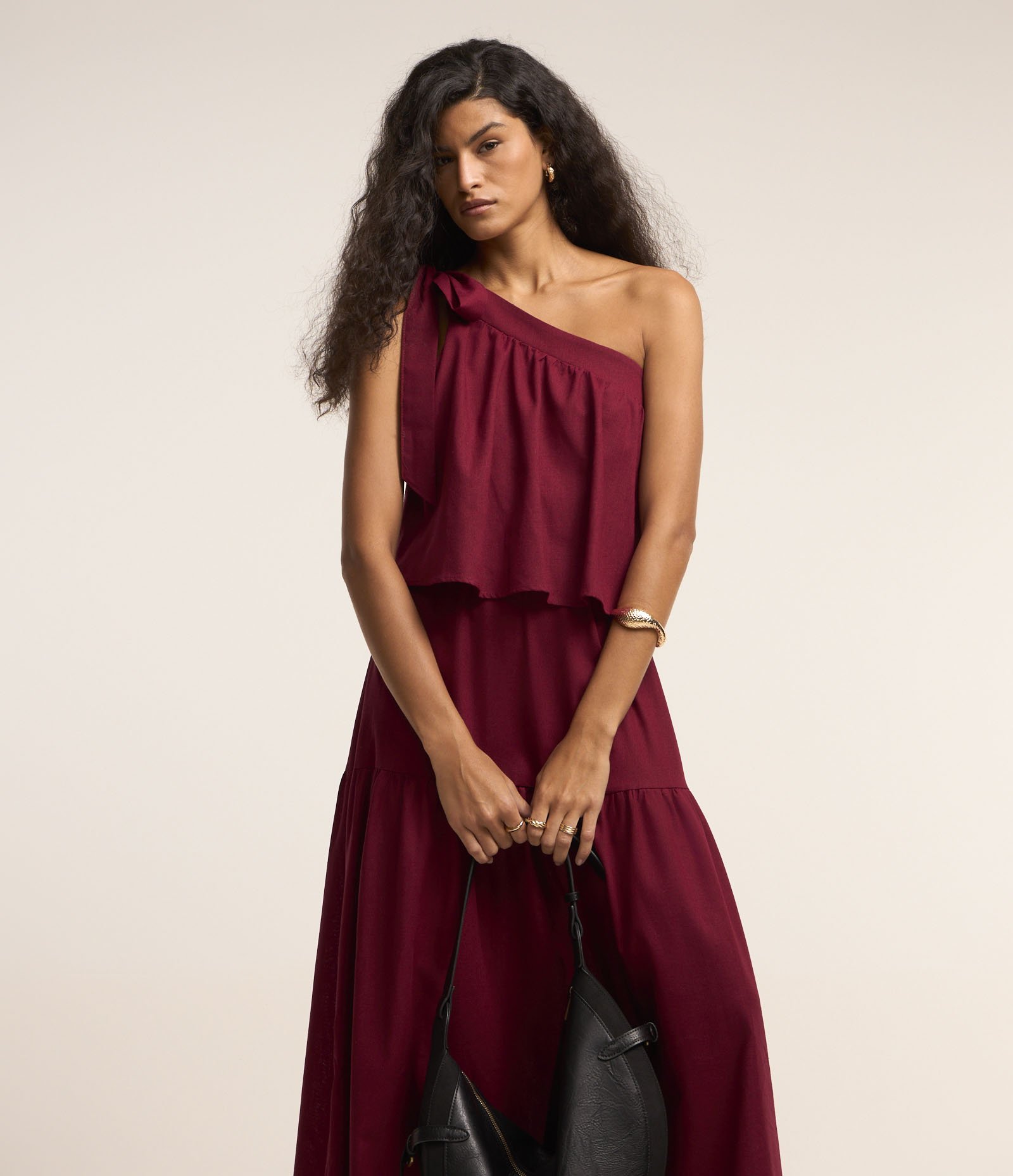 Vestido Midi Um Ombro Só com Babados Vermelho 5