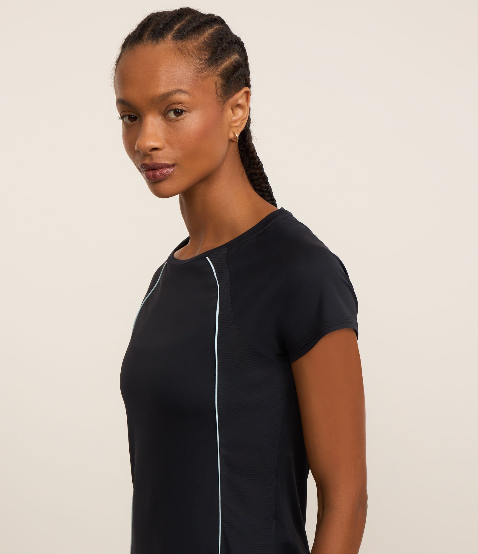 Camiseta Esportiva Manga Curta com Detalhes Contrastantes Azul 4