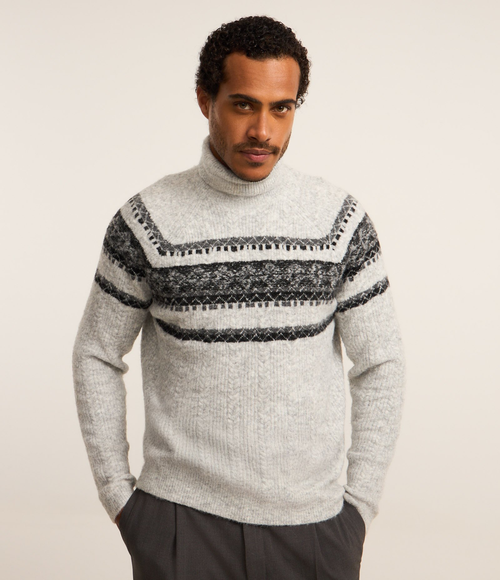 Sueter em Tricô com Textura Jacquard e Estampa Étnica Cinza 1